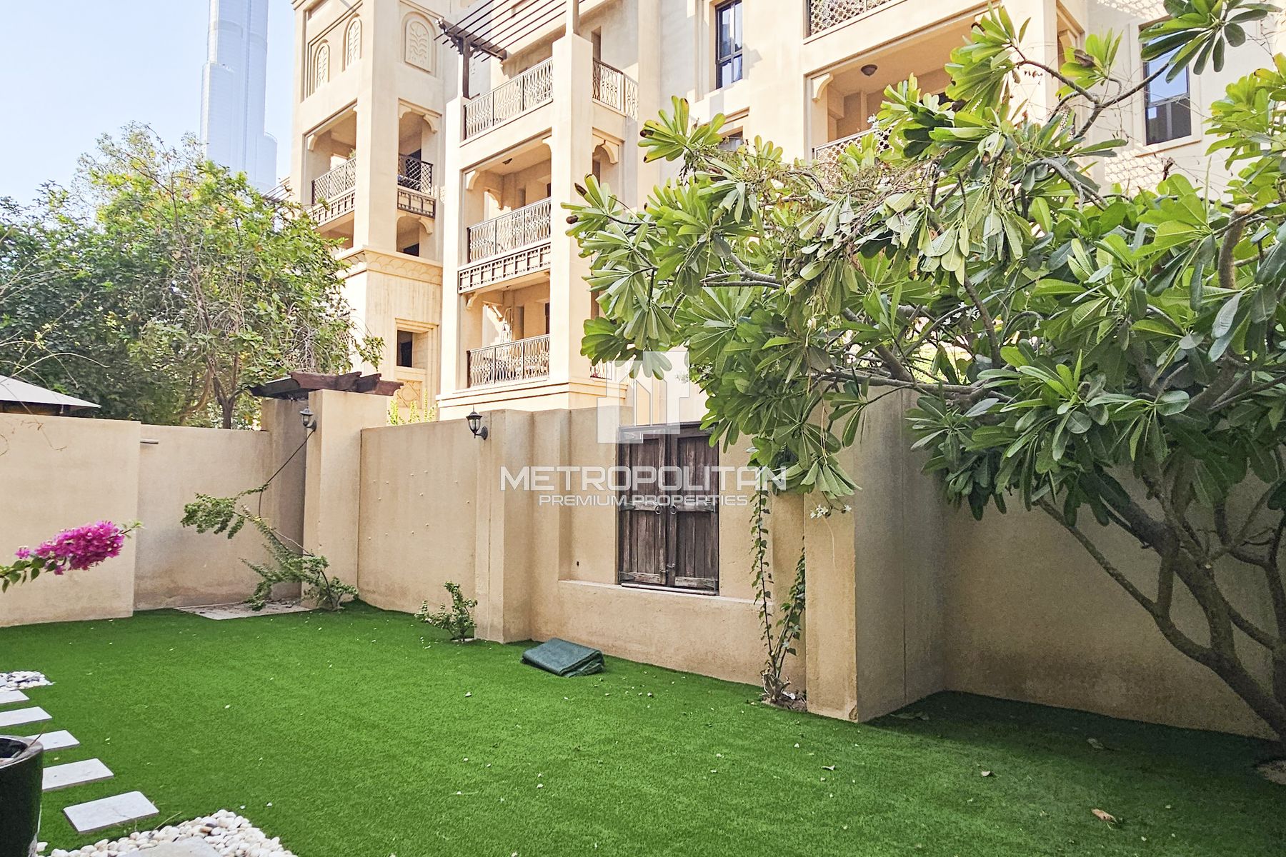 Private Garden| Burj  Views | Multiple Options