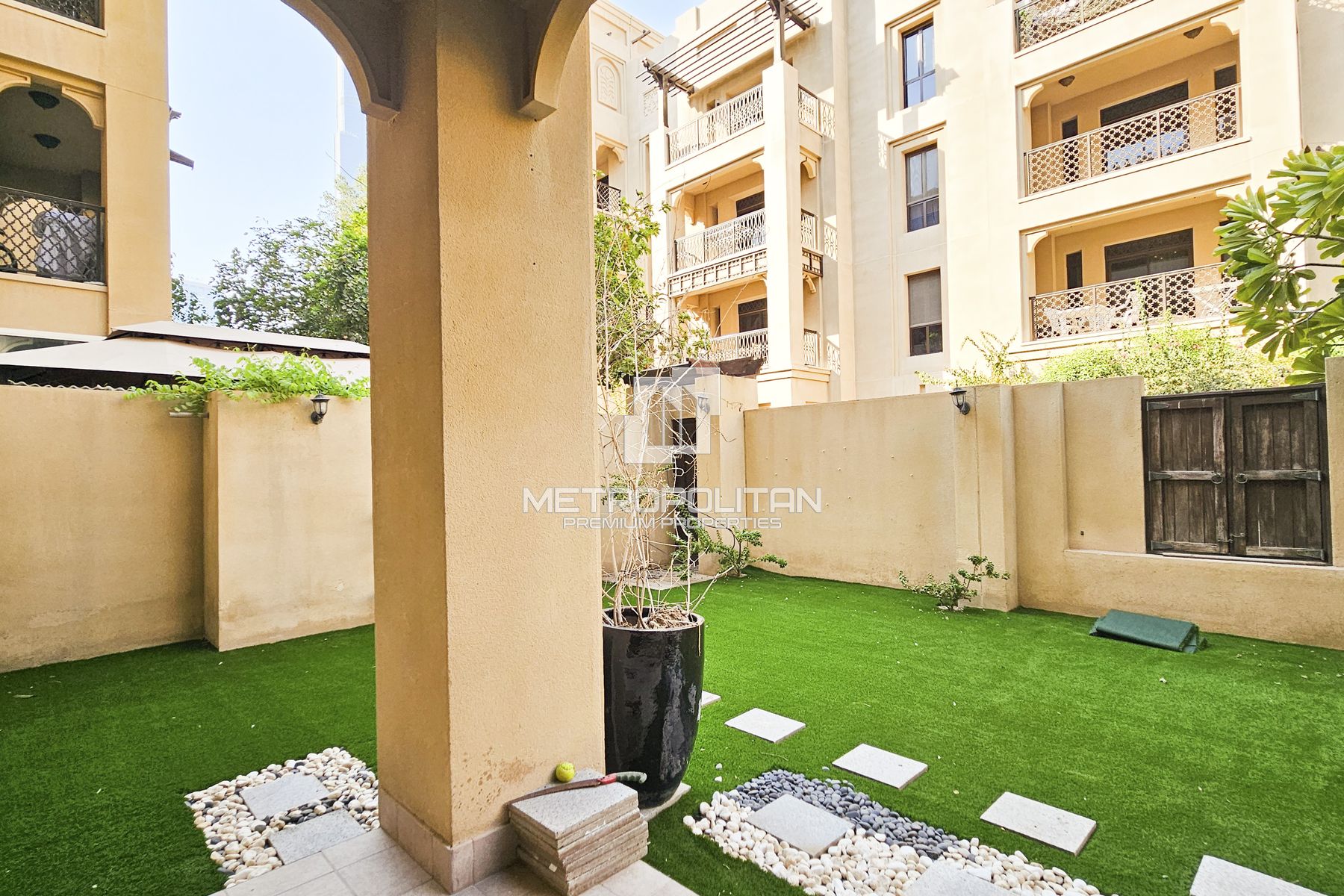 Private Garden| Burj  Views | Multiple Options