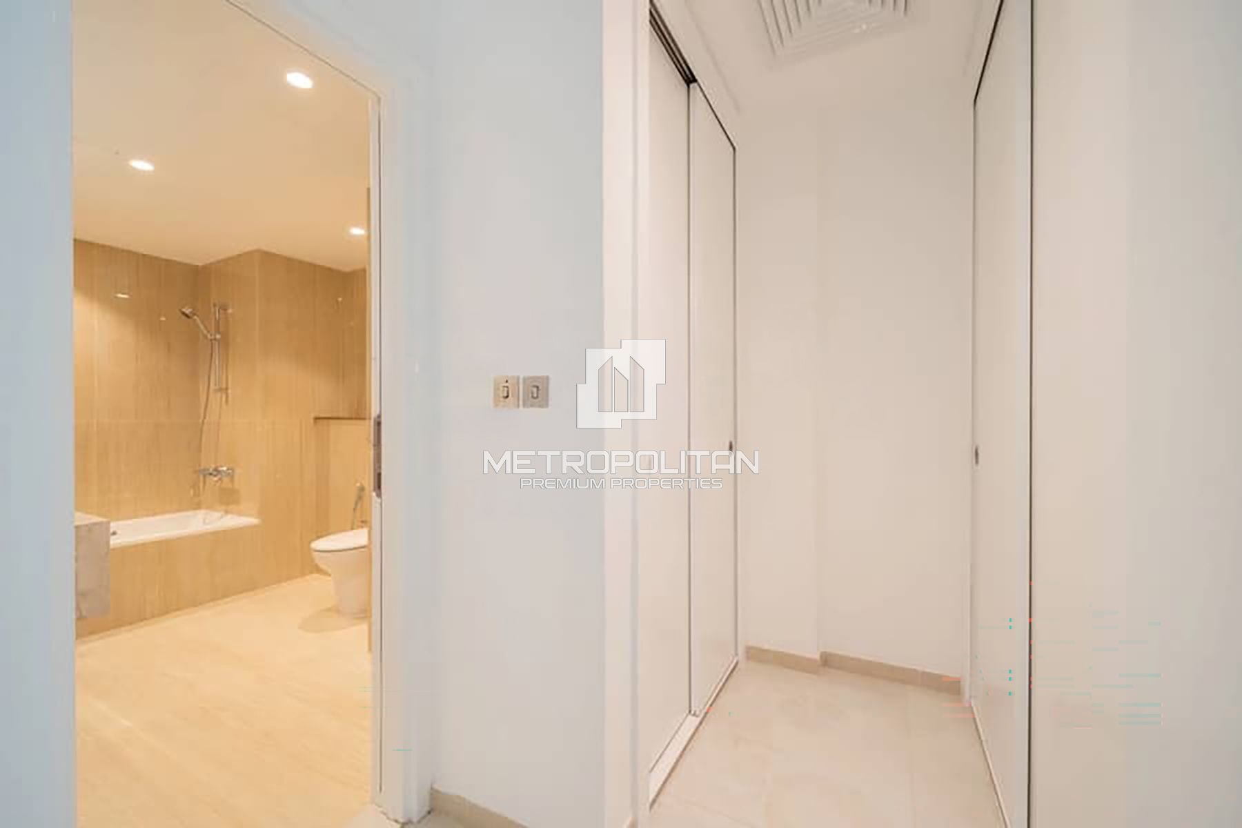 Luxury | Sea View | Vacant | Private Beach Access