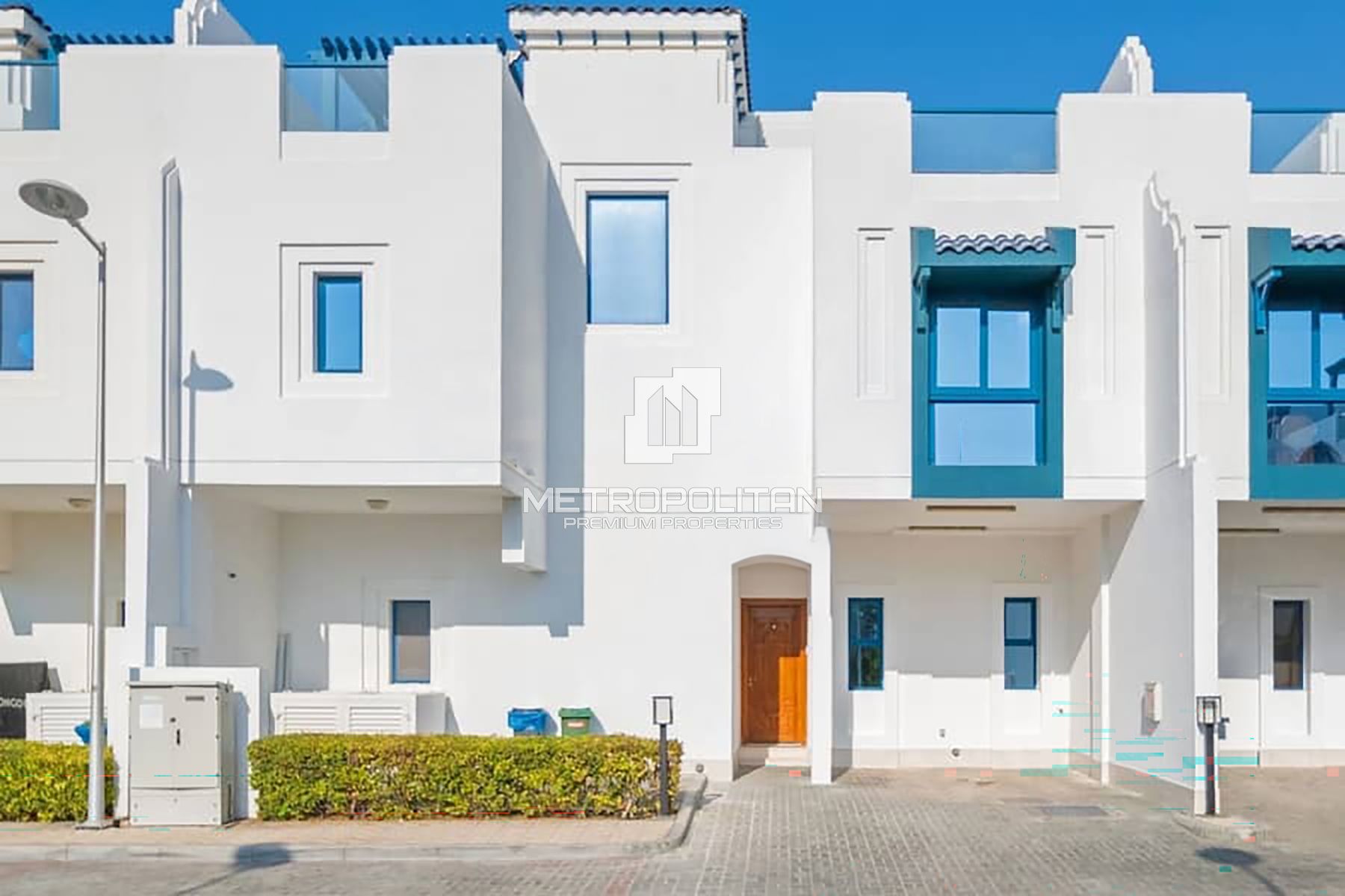 Luxury | Sea View | Vacant | Private Beach Access