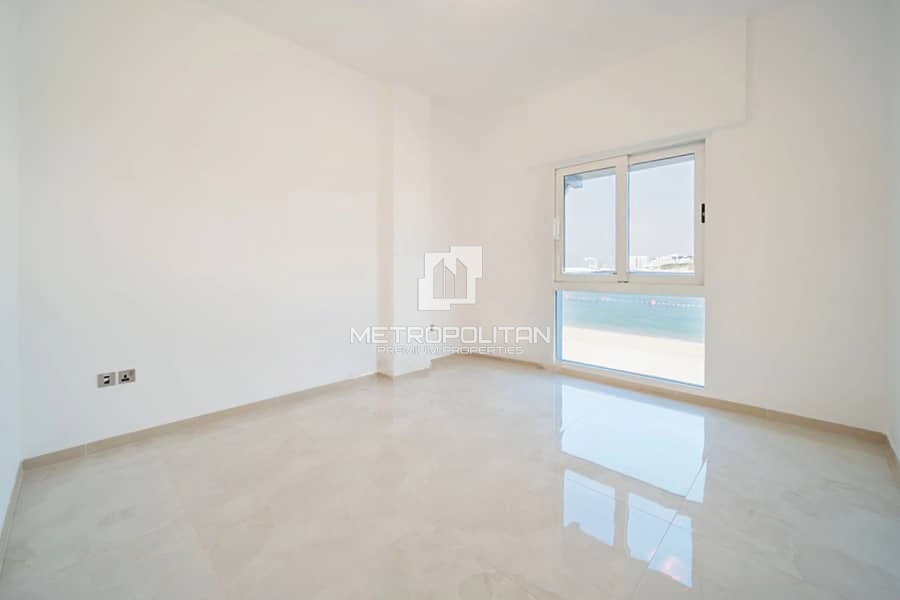 Luxury | Sea View | Vacant | Private Beach Access