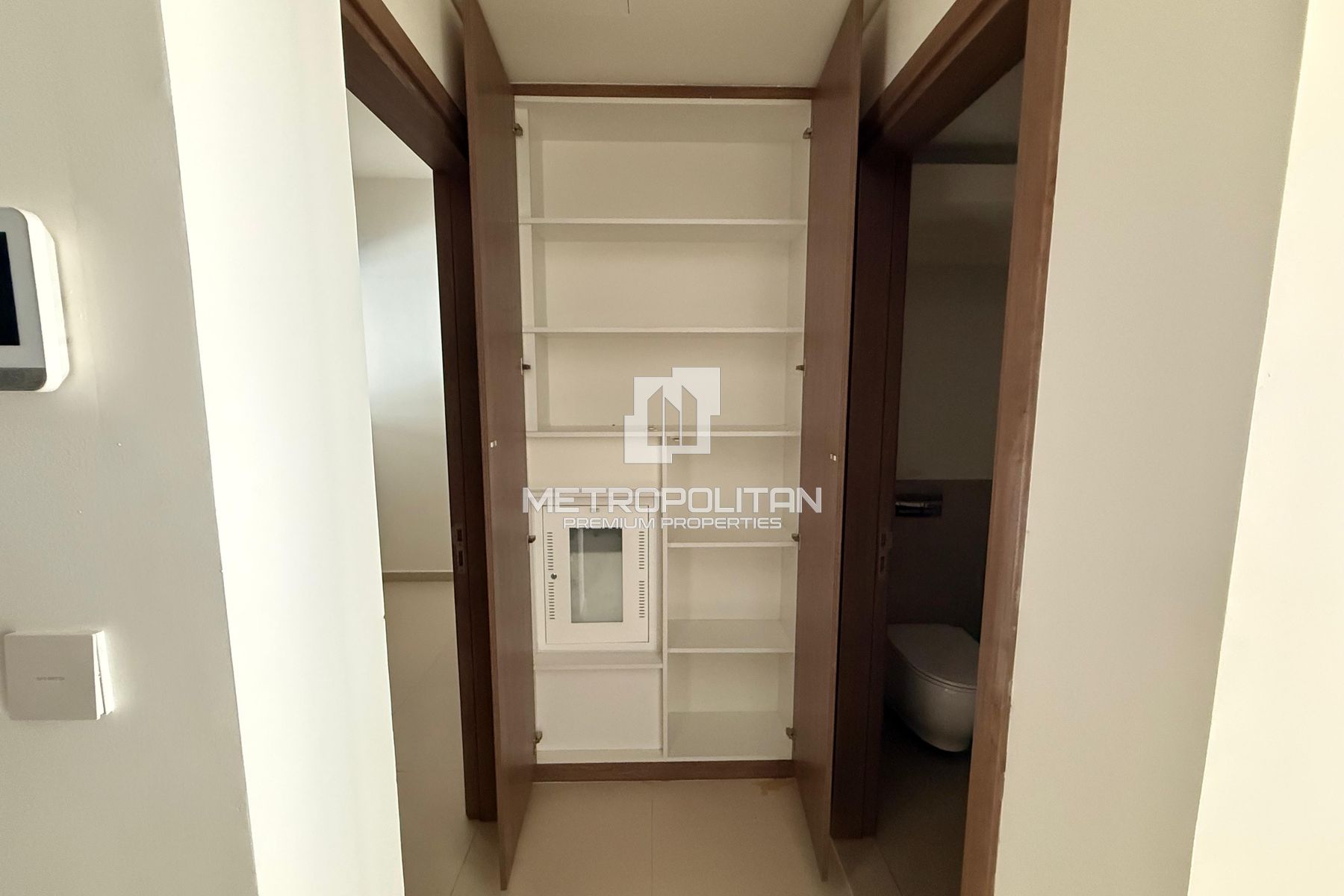 Single Row | Pool View | Spacious | Good Lacation