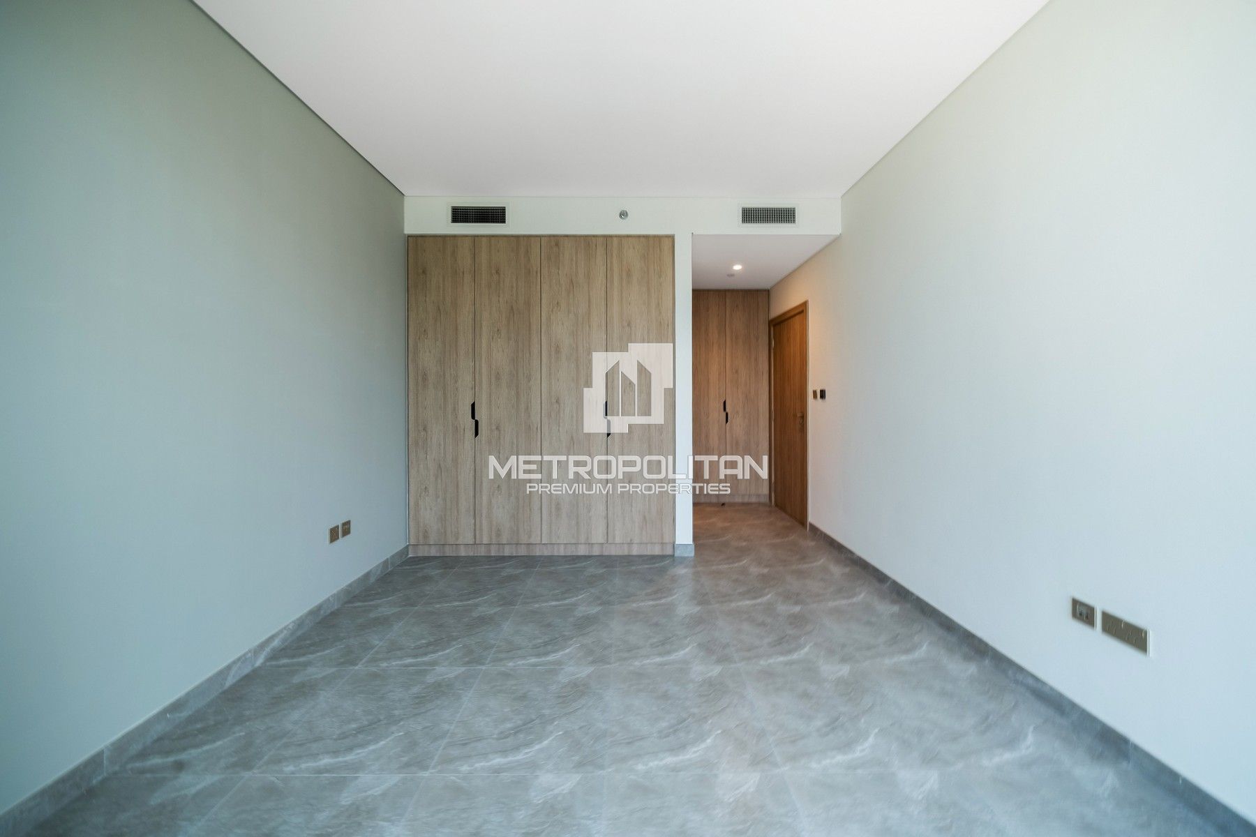 Brand New Unit | Canal View | Middle floor