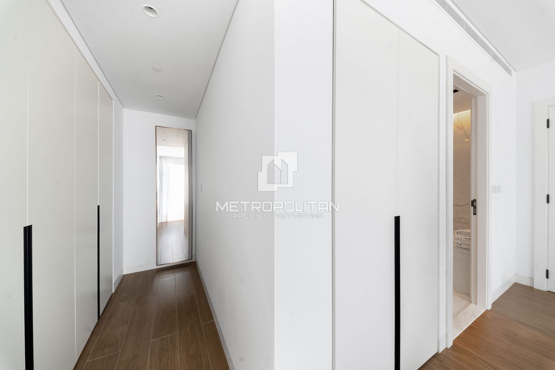 1BR Apartment for Rent in Uptown Tower, Jumeirah Lake Towers - MPR-10465
