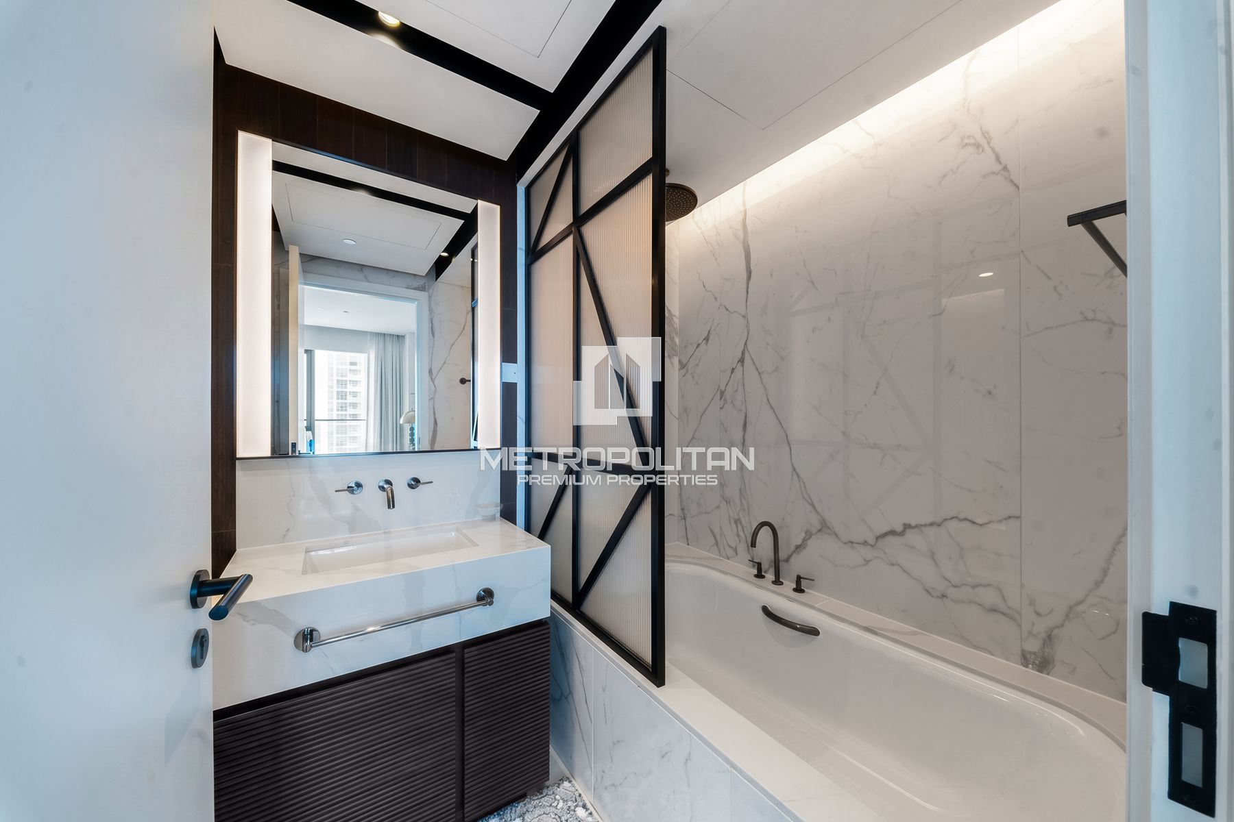 1BR Apartment for Rent in Uptown Tower, Jumeirah Lake Towers - MPR-10465