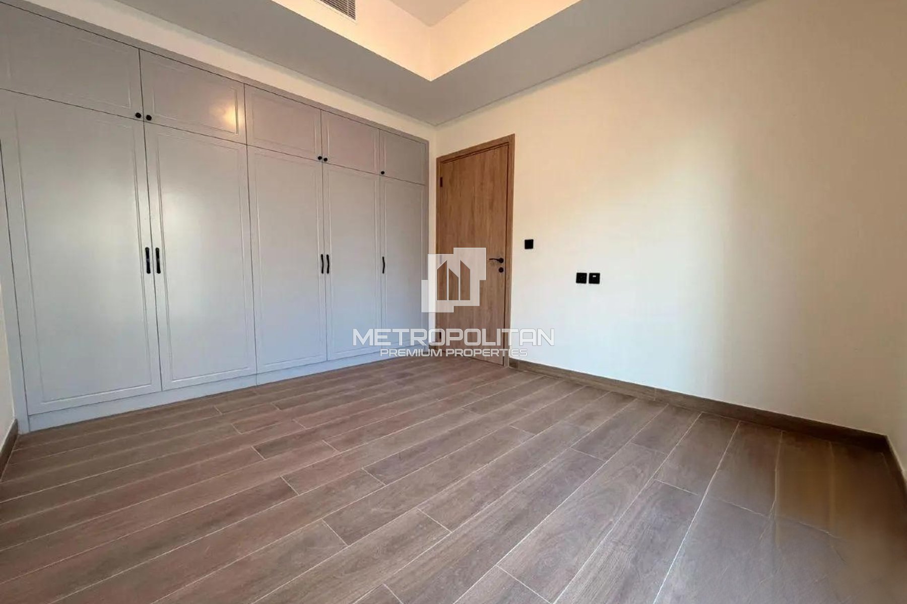 VASTU | Ready to Move | Spacious Plot | Brand New