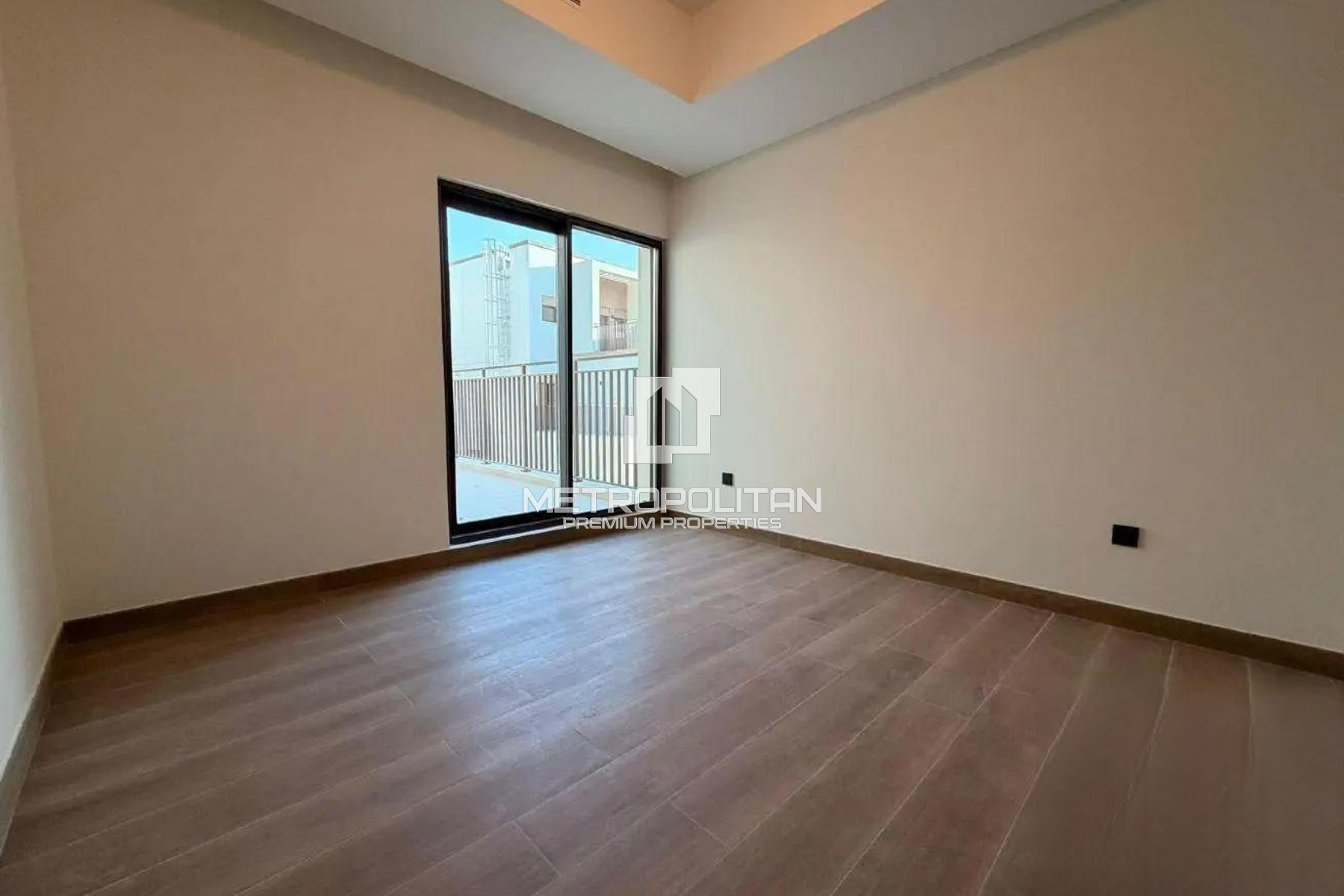 VASTU | Ready to Move | Spacious Plot | Brand New