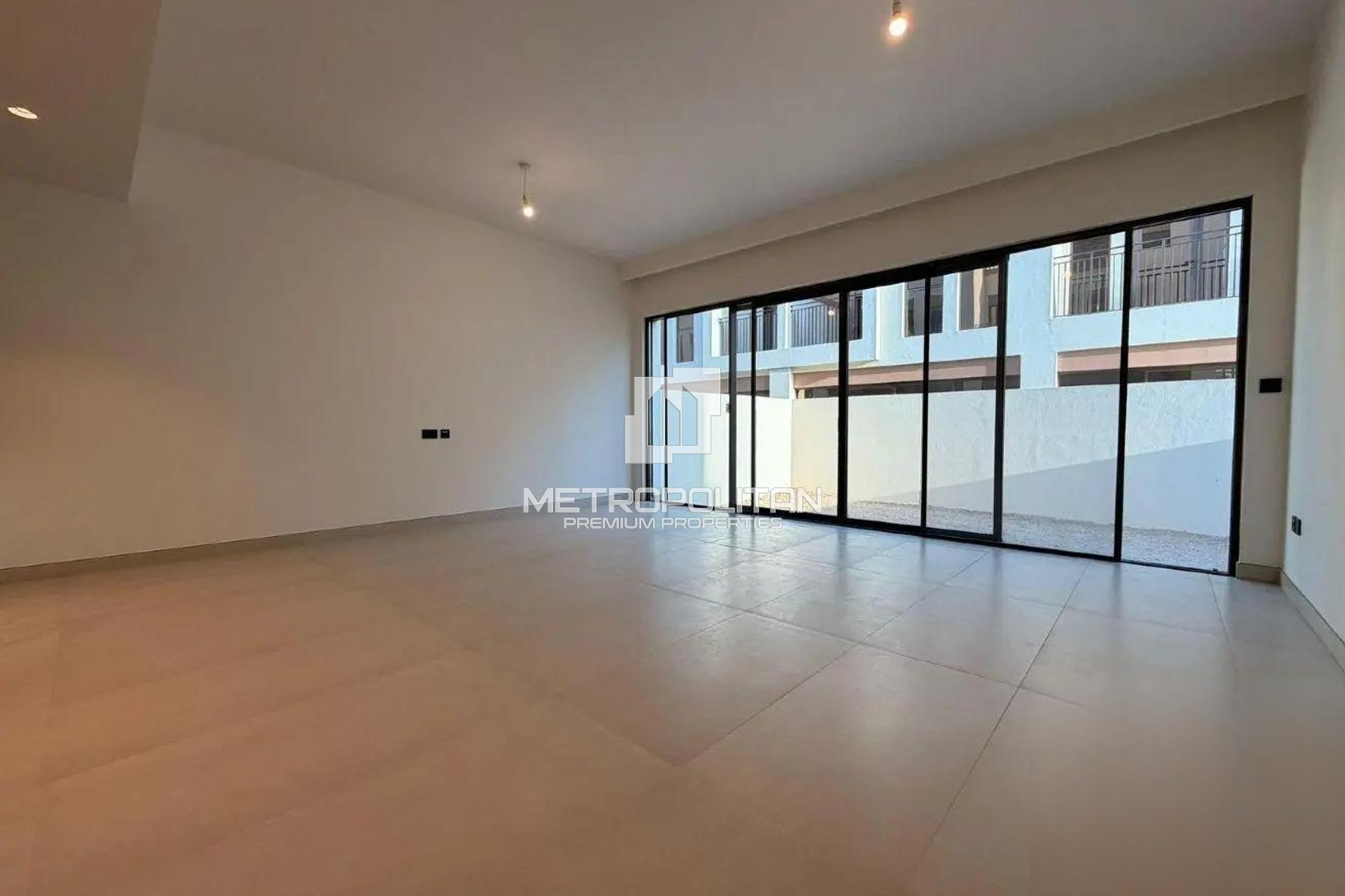 VASTU | Ready to Move | Spacious Plot | Brand New