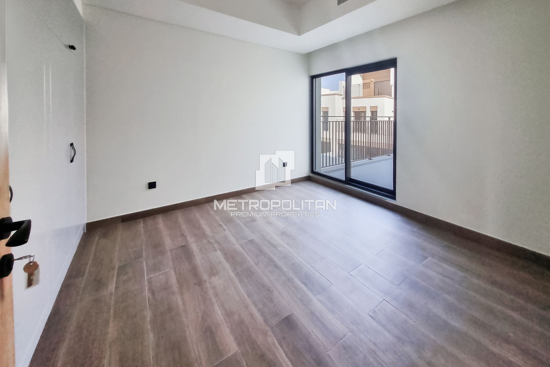 VASTU | Ready to Move | Spacious Plot | Brand New