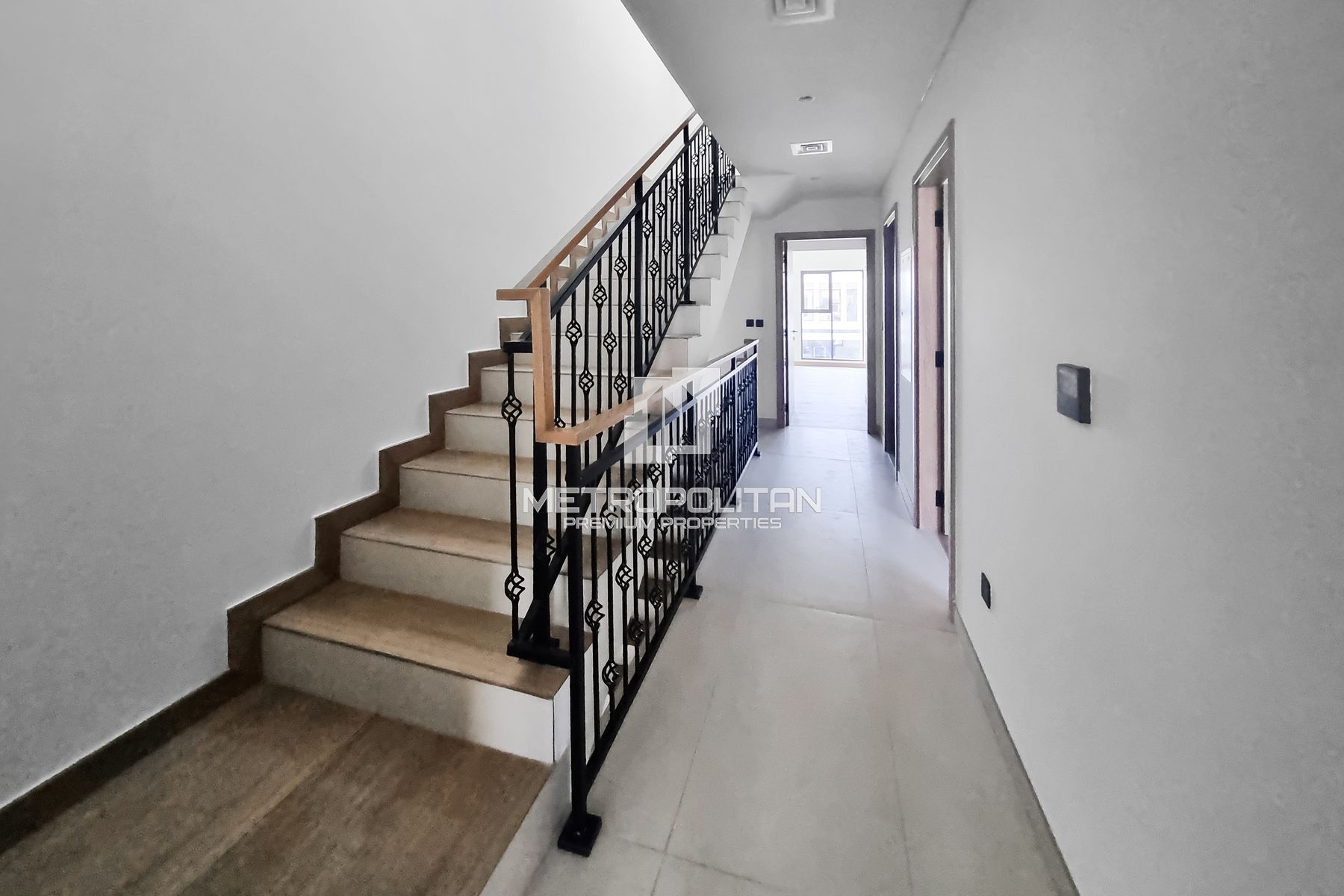 VASTU | Ready to Move | Spacious Plot | Brand New