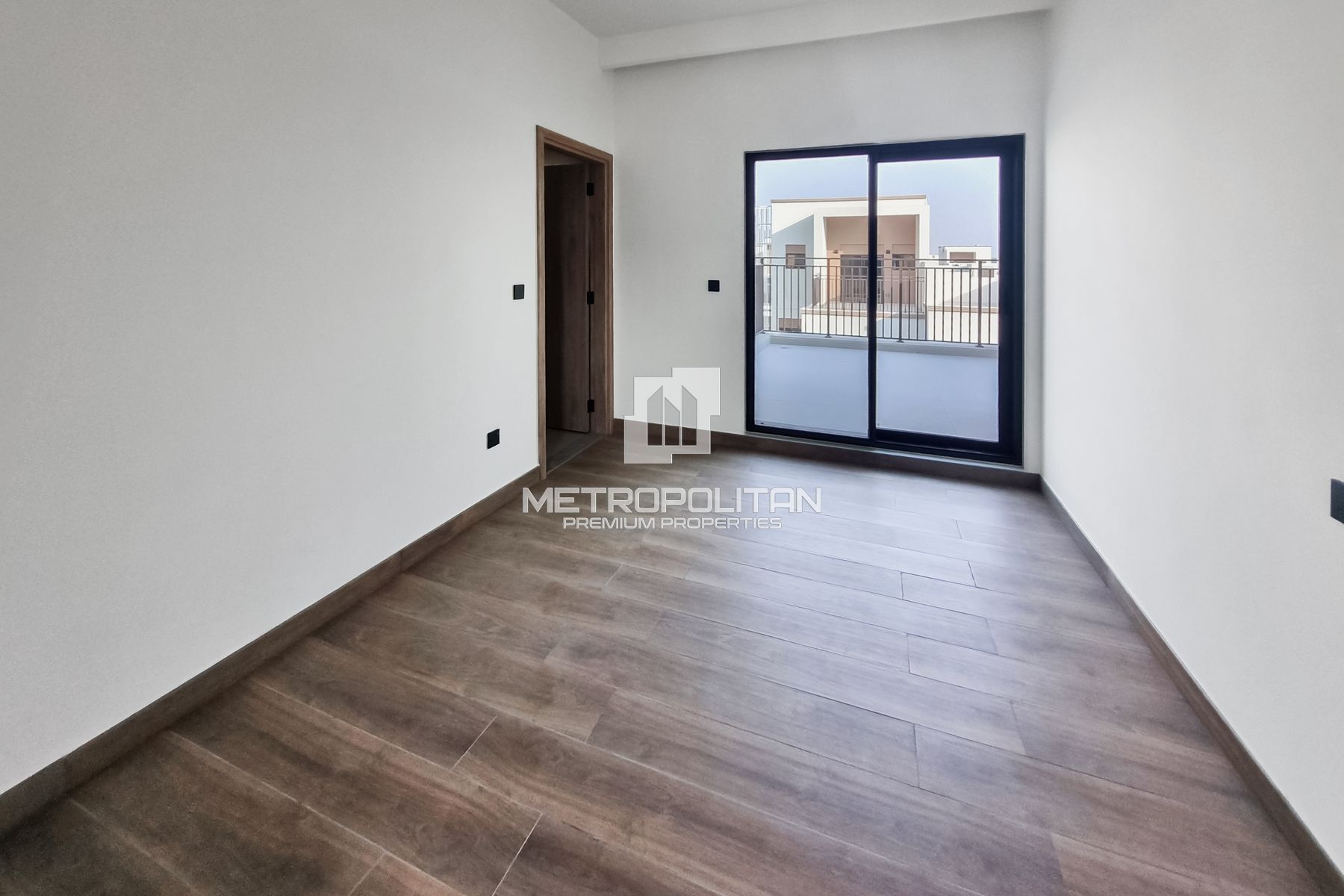 VASTU | Ready to Move | Spacious Plot | Brand New