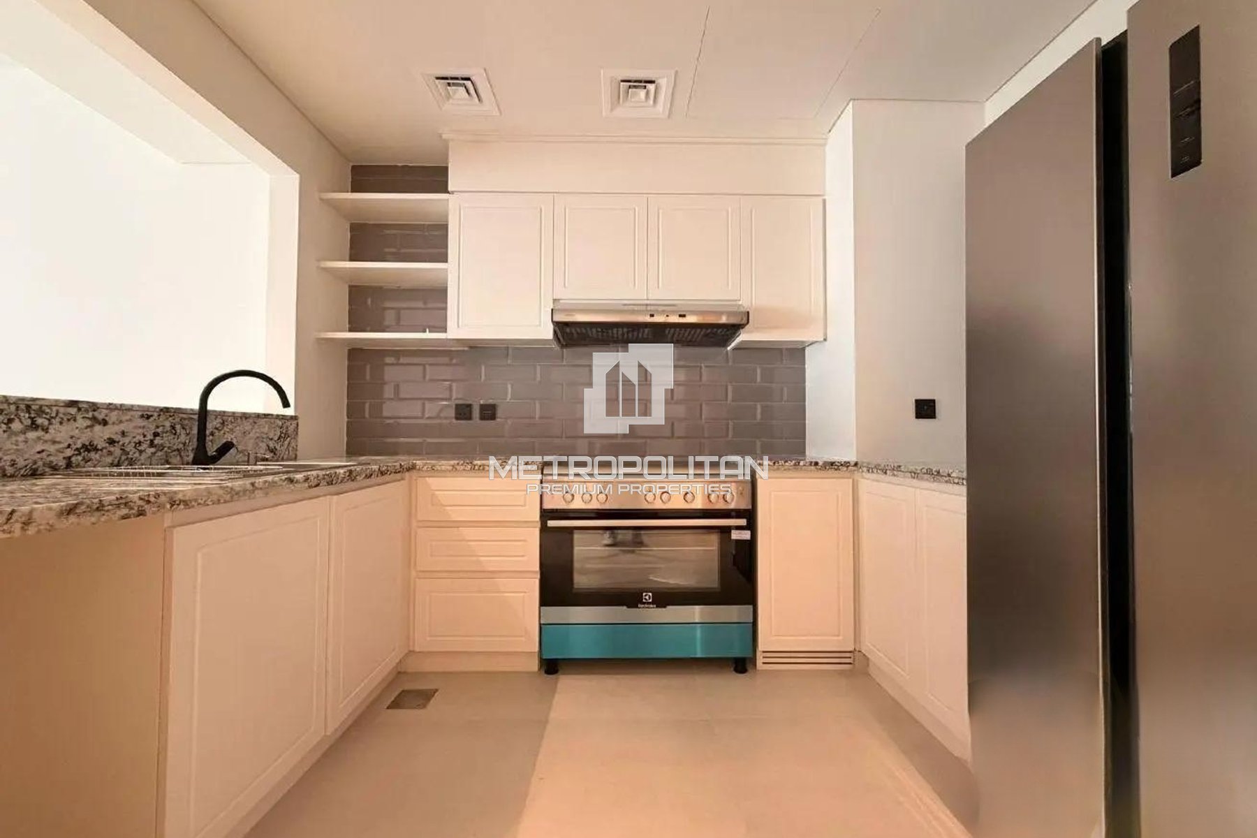 VASTU | Ready to Move | Spacious Plot | Brand New