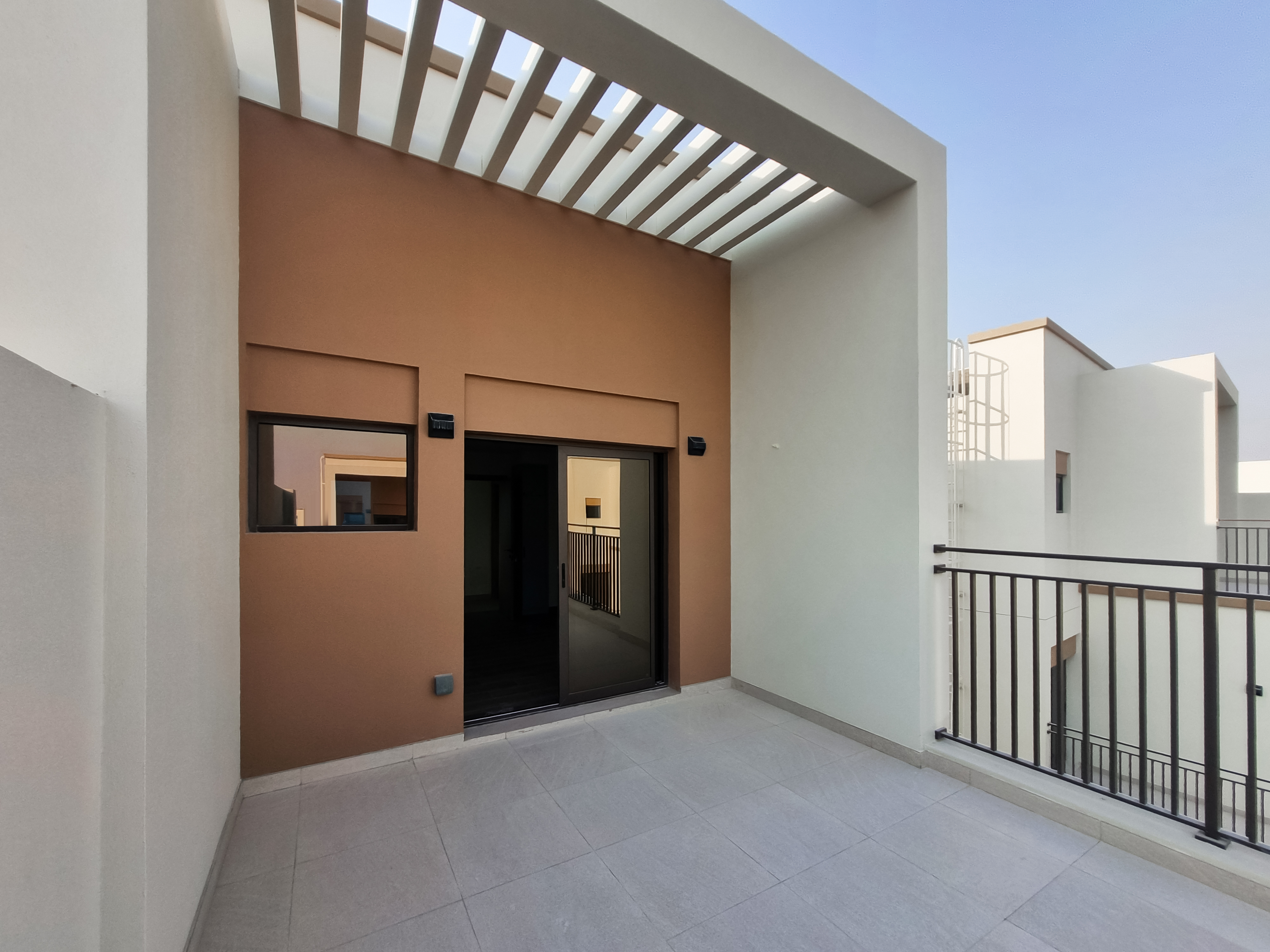 VASTU | Ready to Move | Spacious Plot | Brand New