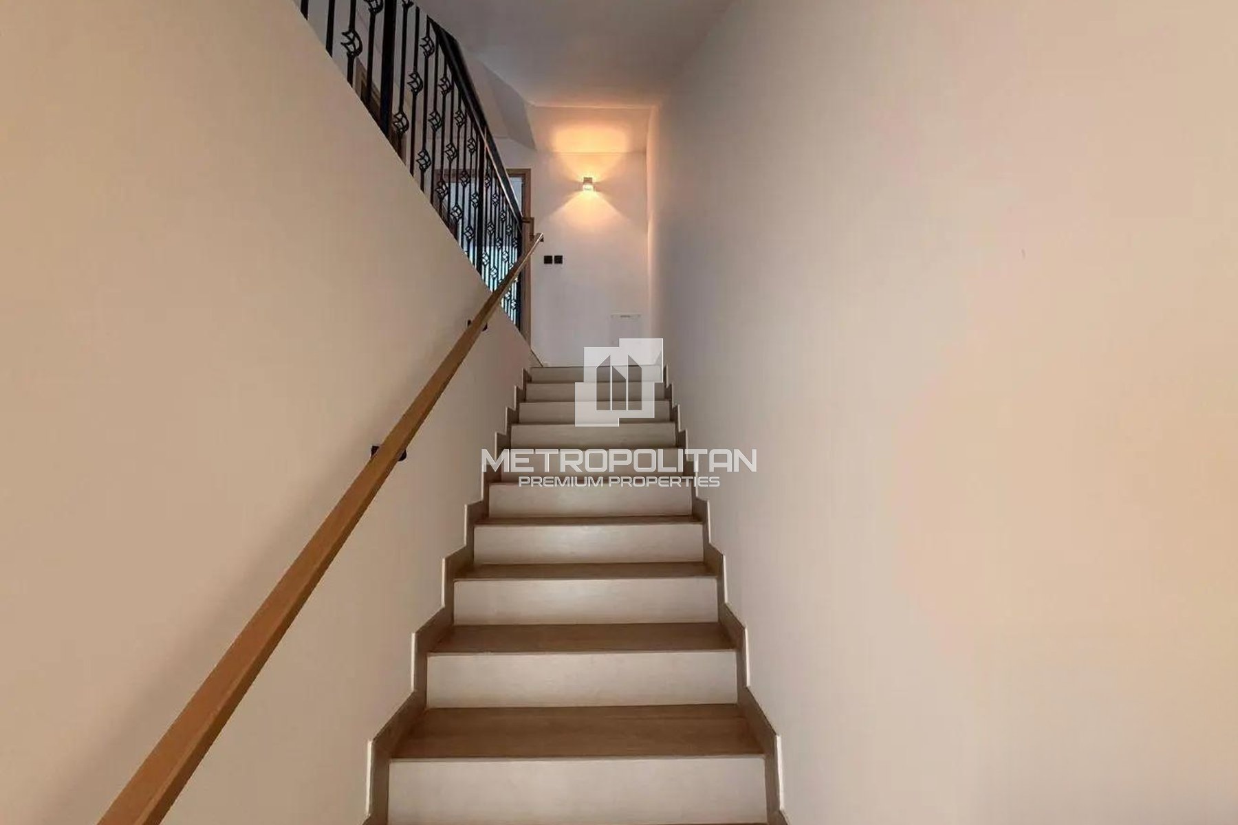 VASTU | Ready to Move | Spacious Plot | Brand New