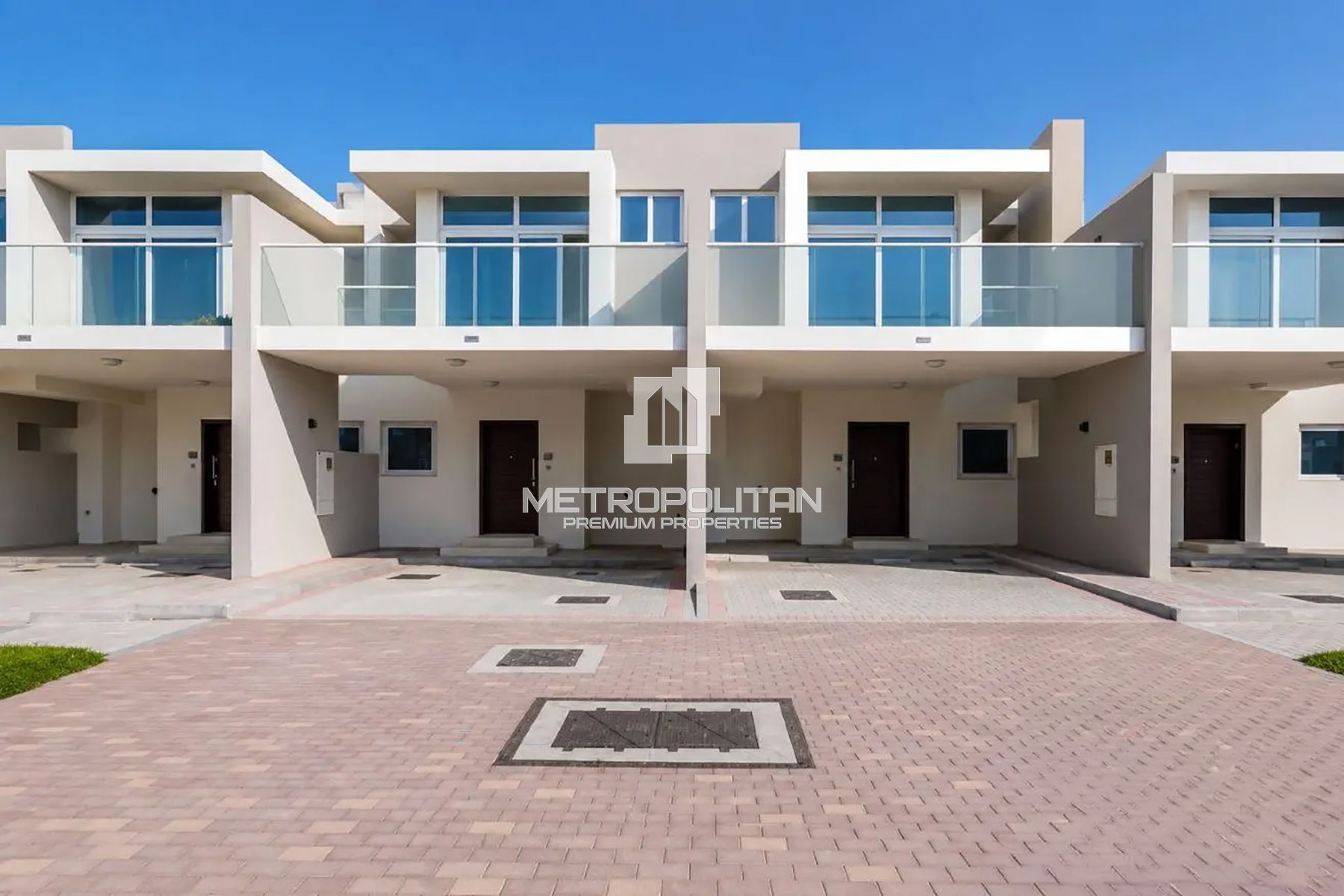 Fully Furnished | Vacant Now | Single Row
