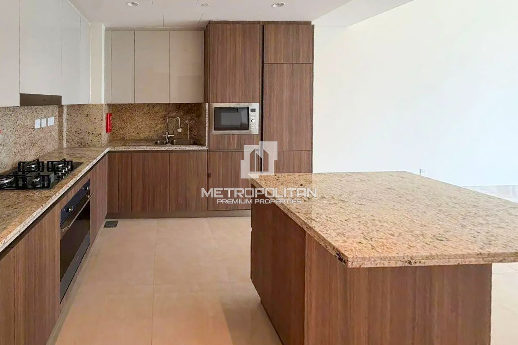 Canal View | Prime Location | Luxury Living