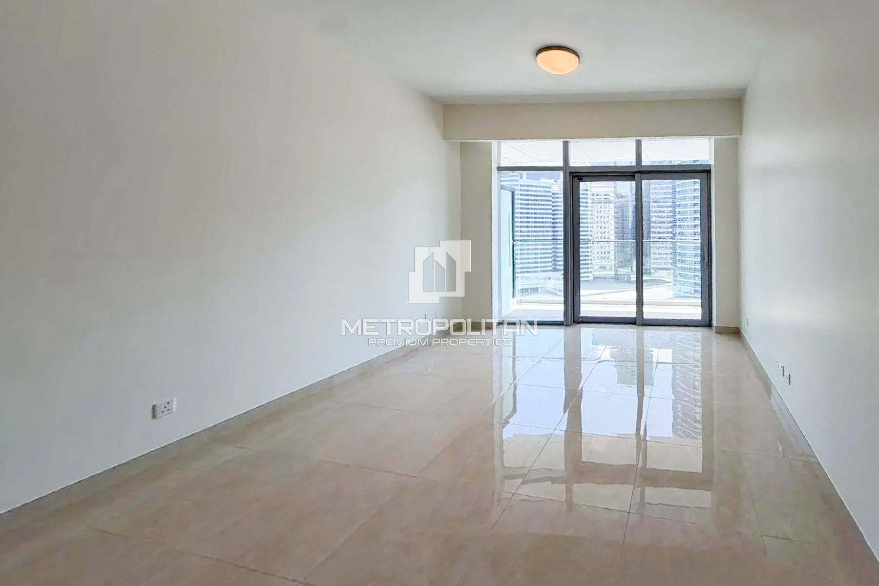 Canal View | Prime Location | Luxury Living