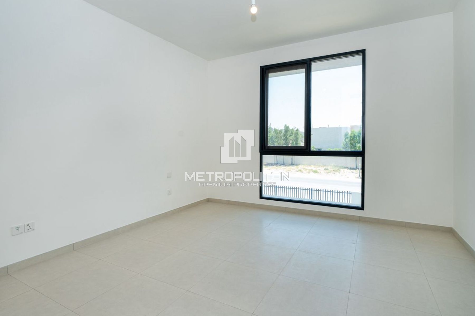 Close to Pool and Park | Single Row | Brand New