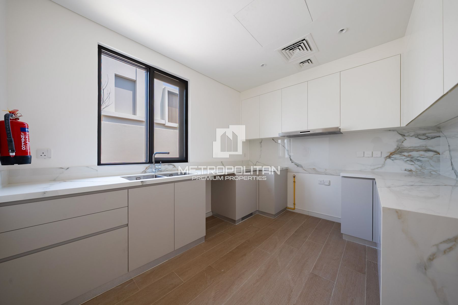 4BR Townhouse | Bright & Spacious | Prime Location