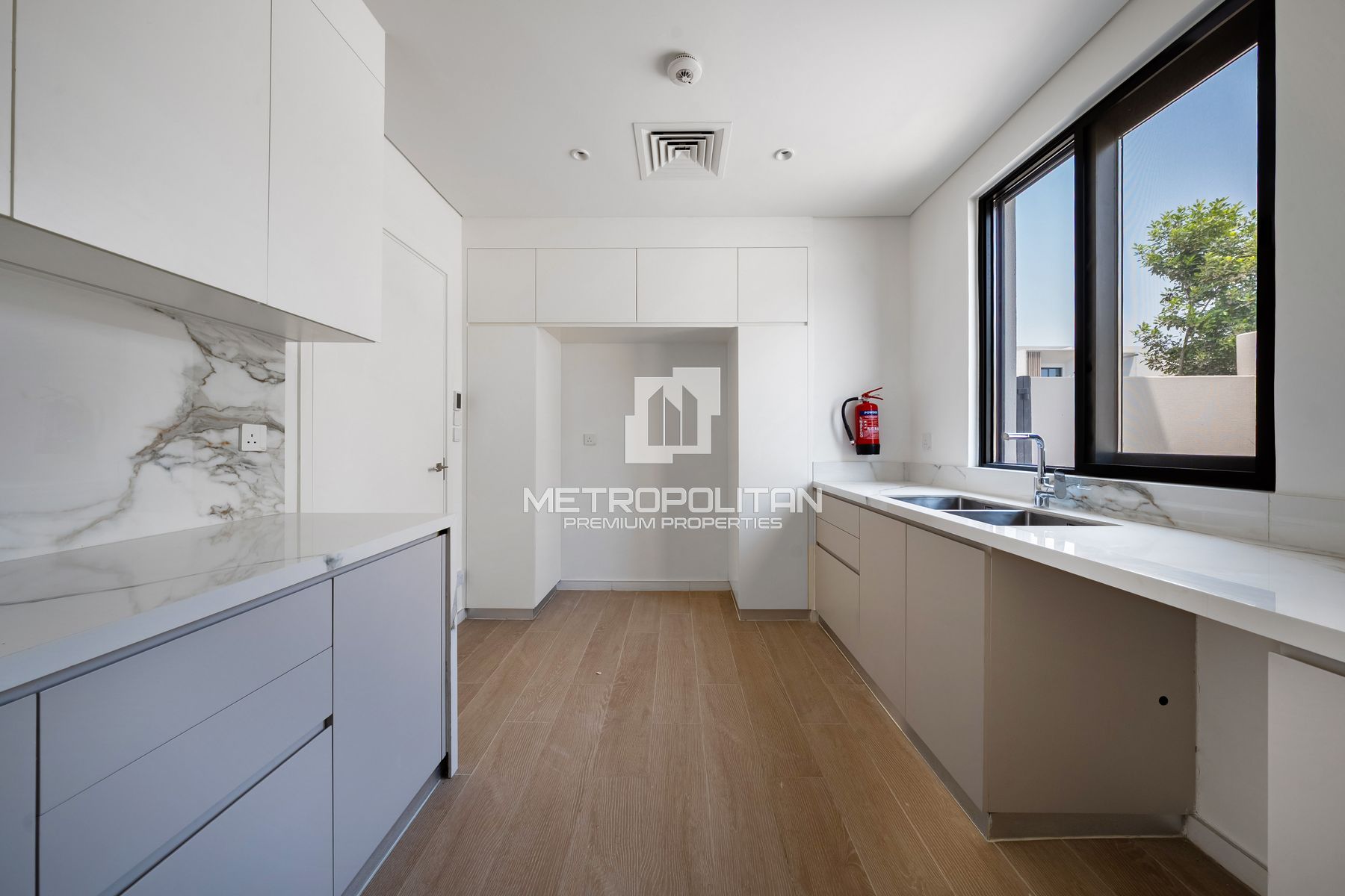 4BR Townhouse | Bright & Spacious | Prime Location
