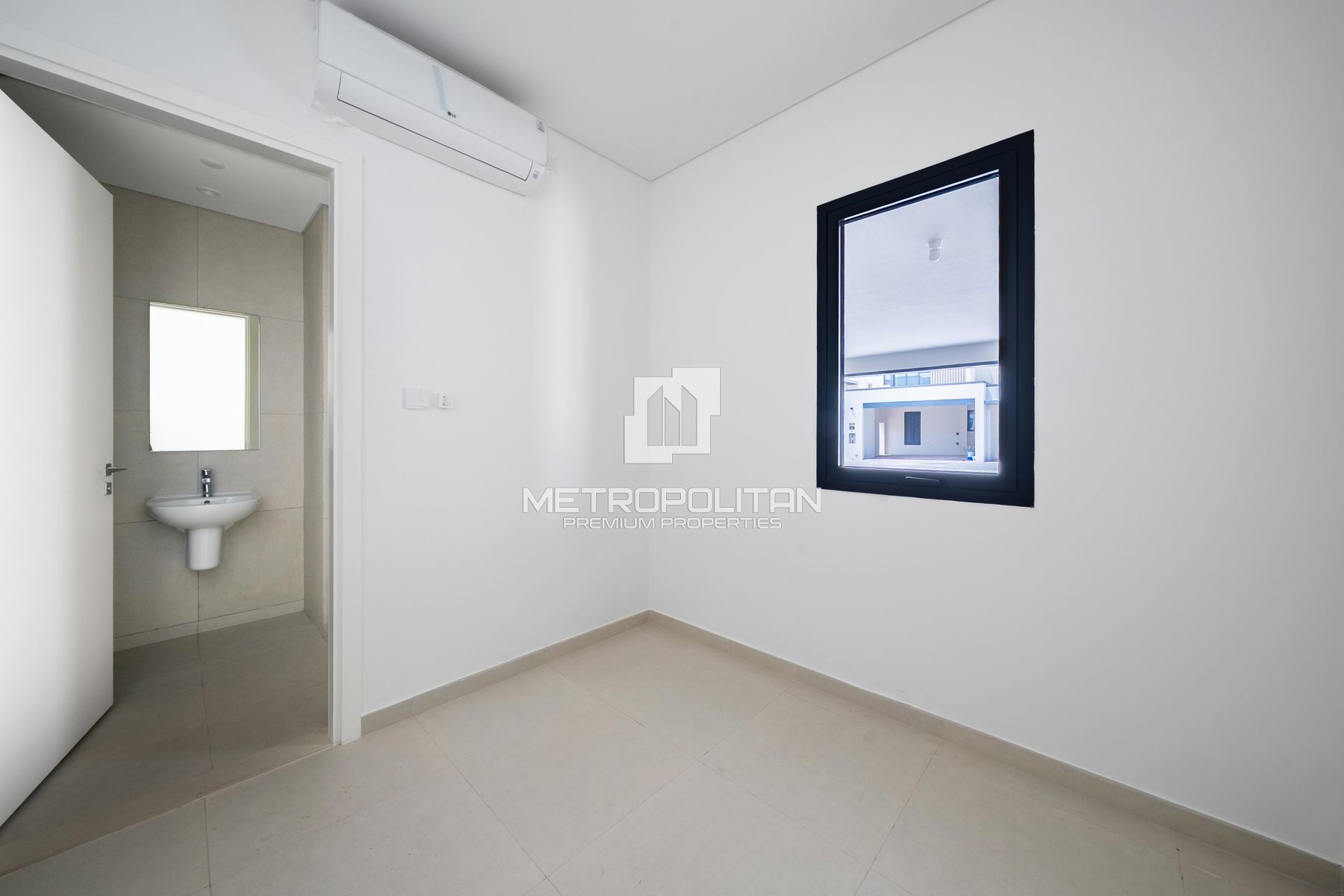 4BR Townhouse | Bright & Spacious | Prime Location