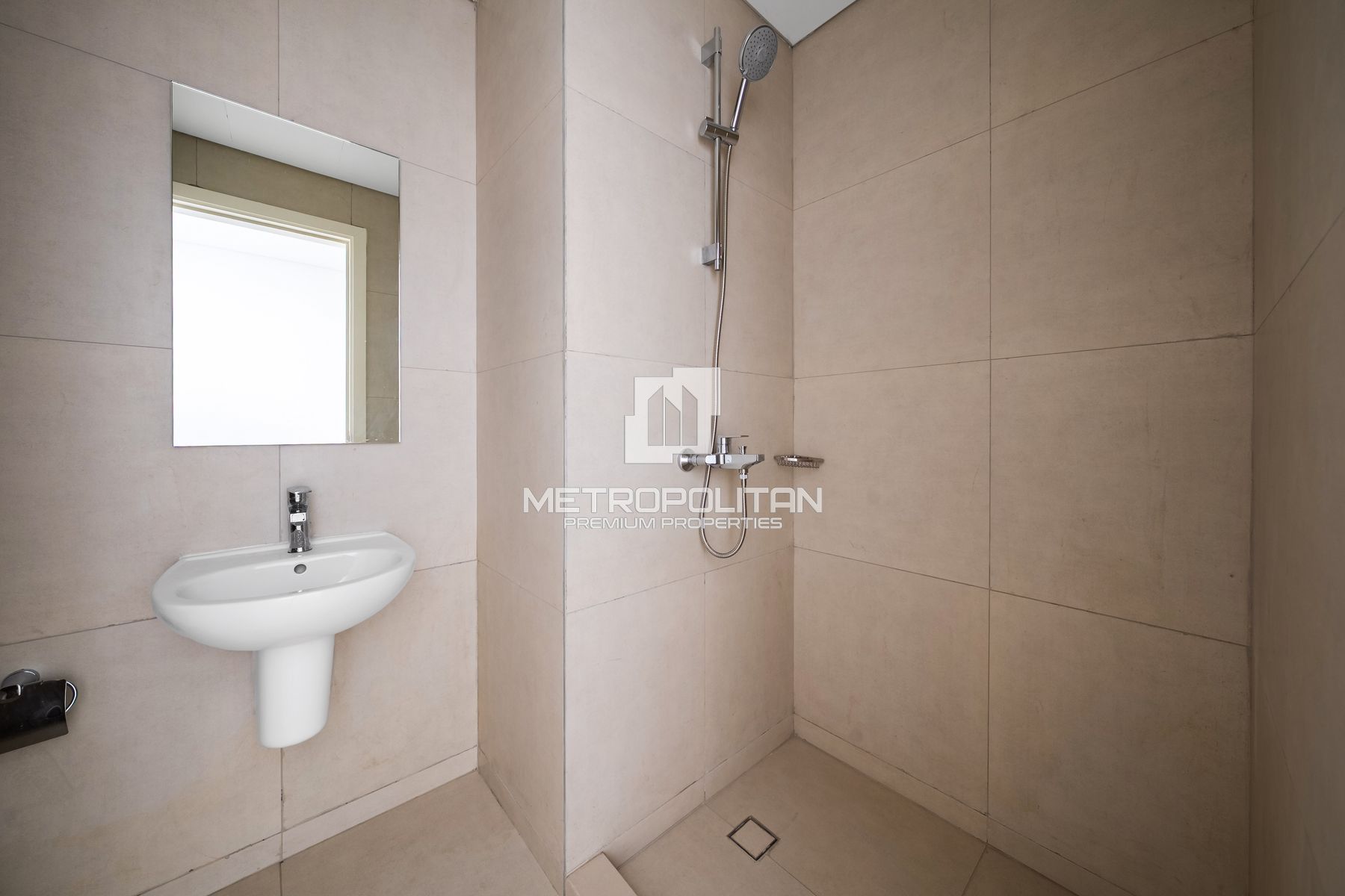 4BR Townhouse | Bright & Spacious | Prime Location