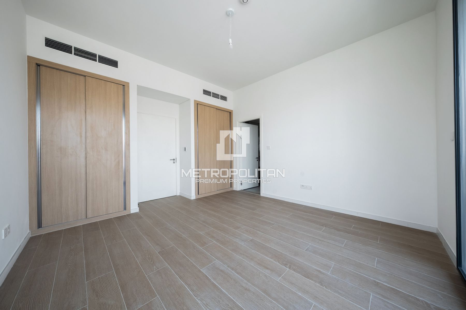 4BR Townhouse | Bright & Spacious | Prime Location