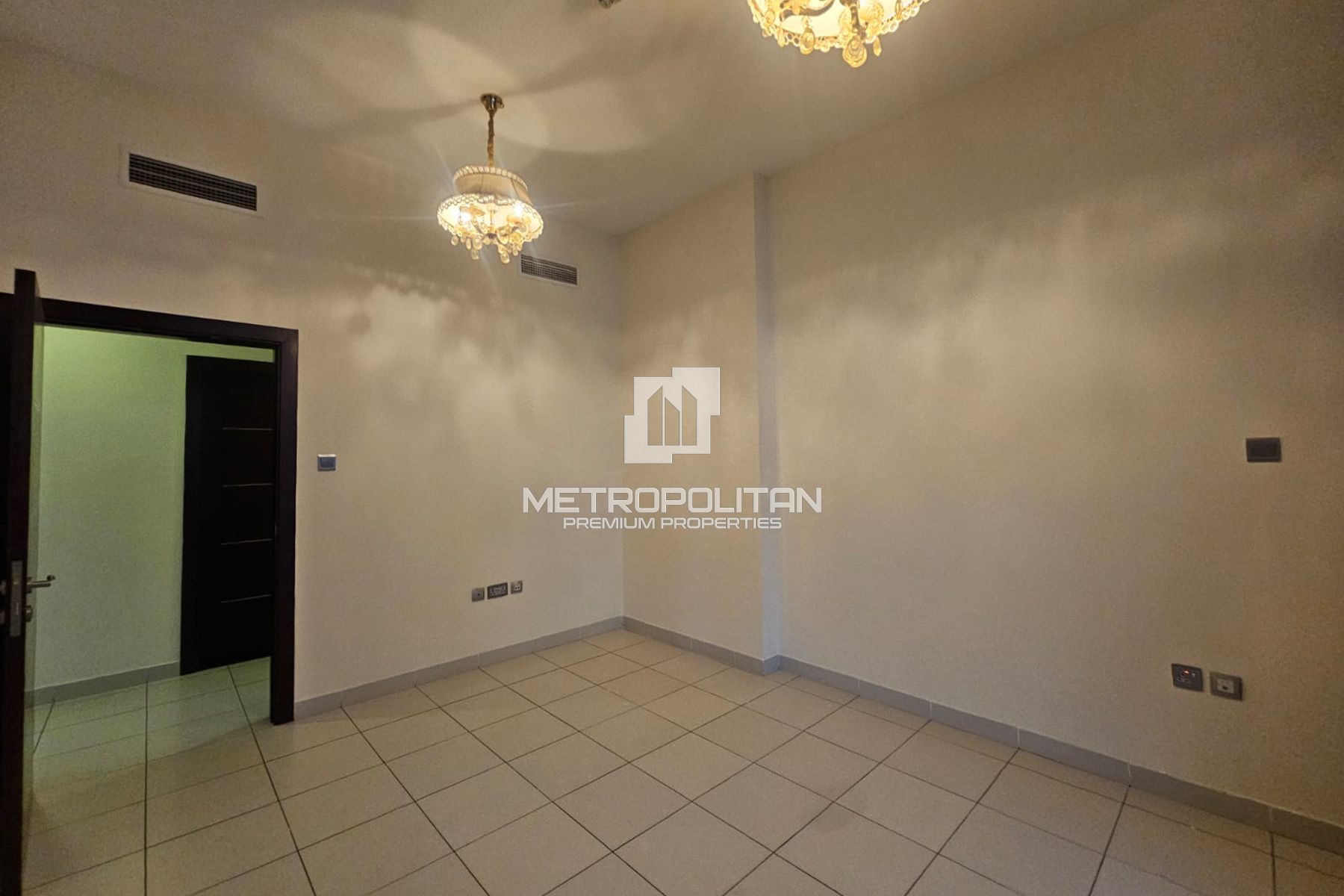 Refined Family Living | Spacious 3 Beds + Laundry