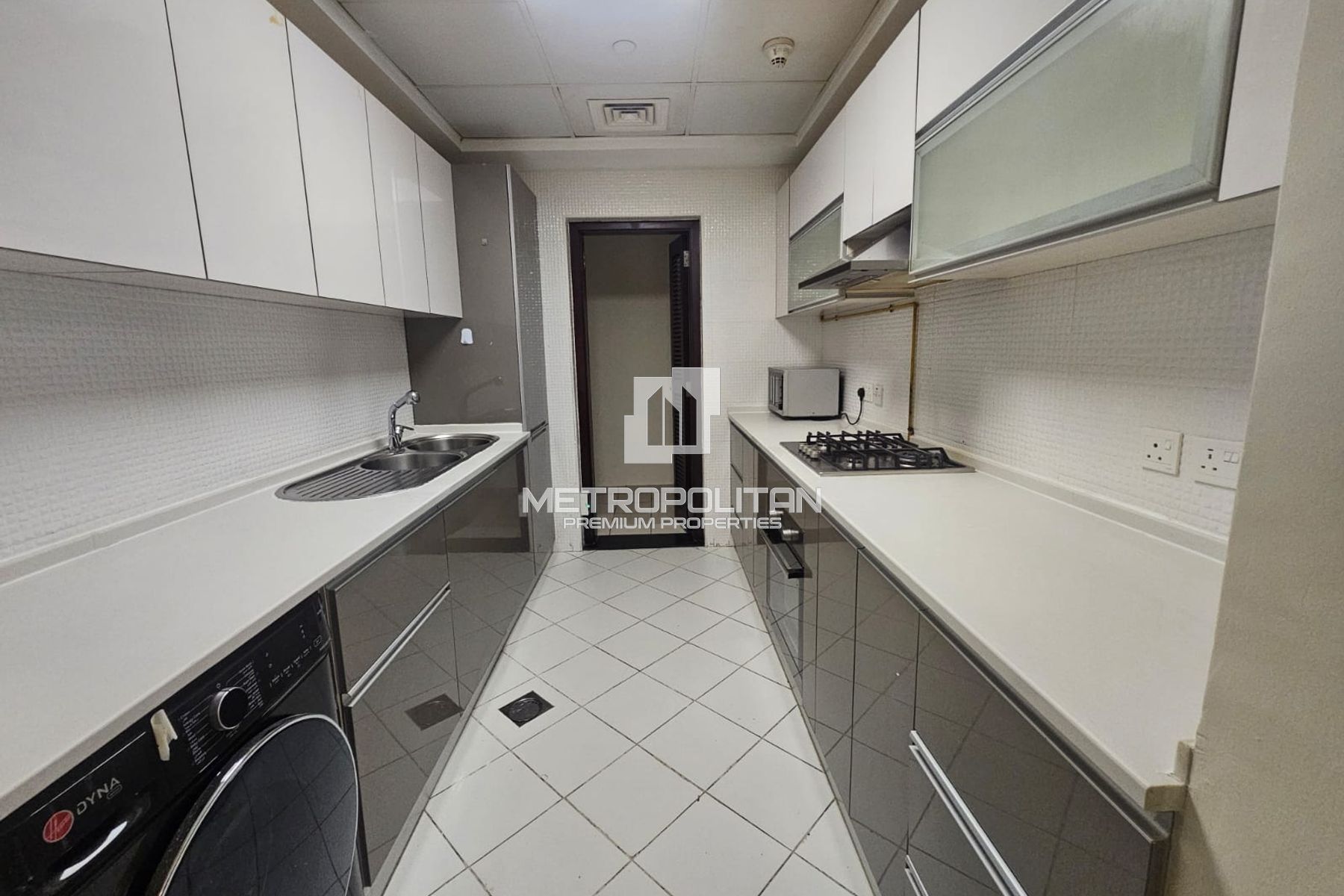 Refined Family Living | Spacious 3 Beds + Laundry