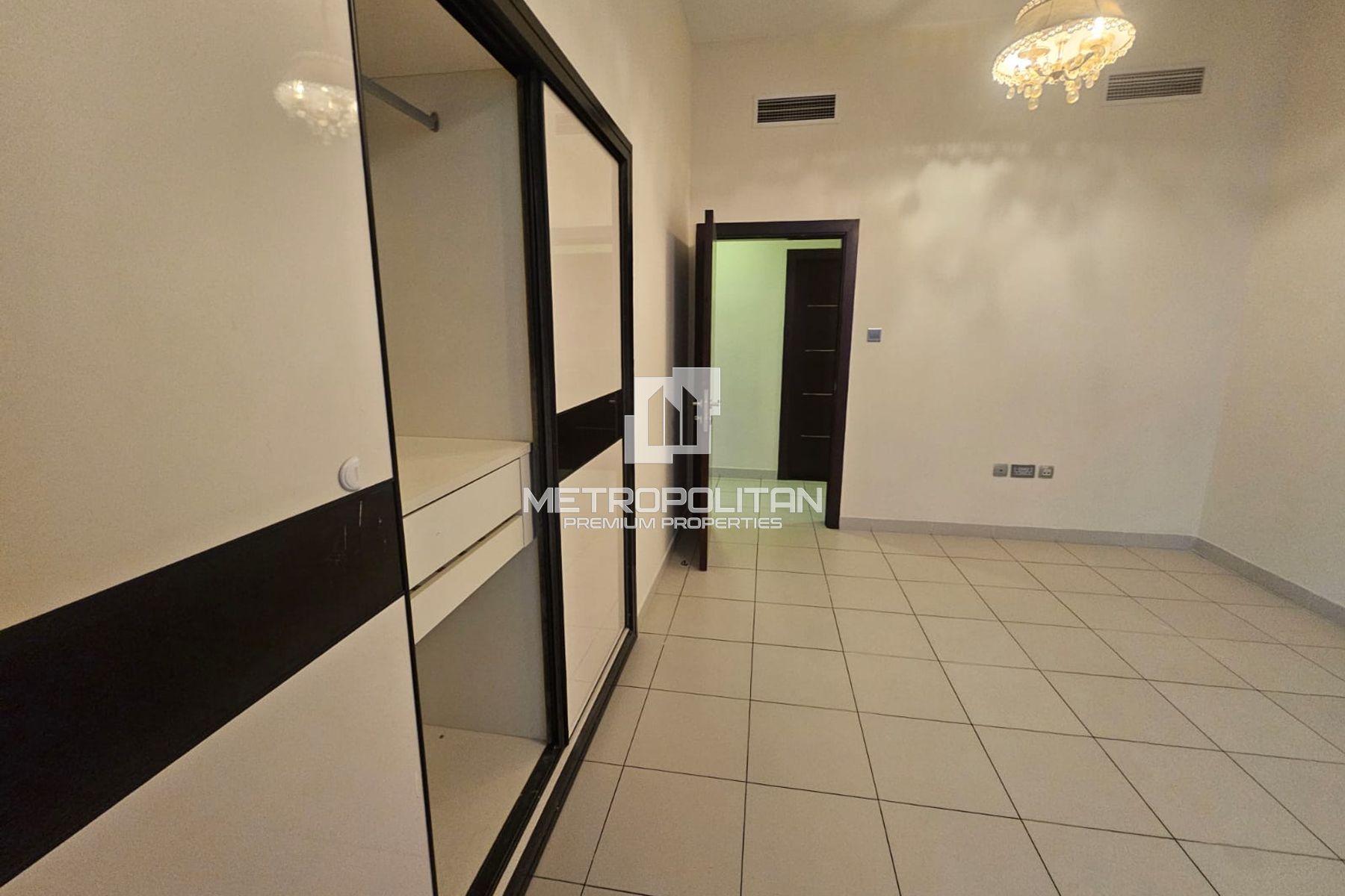 Refined Family Living | Spacious 3 Beds + Laundry