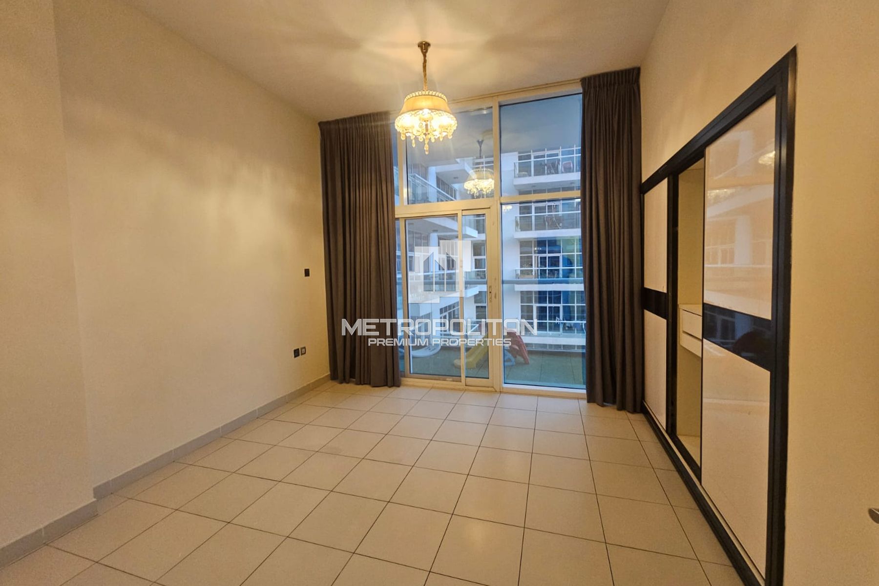 Refined Family Living | Spacious 3 Beds + Laundry