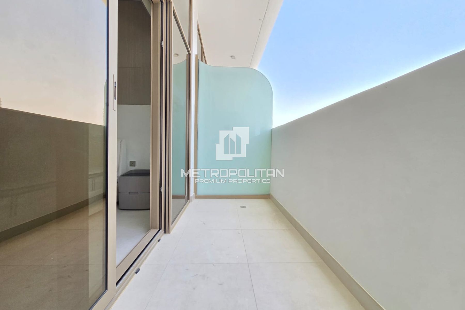 Снять квартиру в Pearl House III, Jumeirah Village Circle - MPR-10529