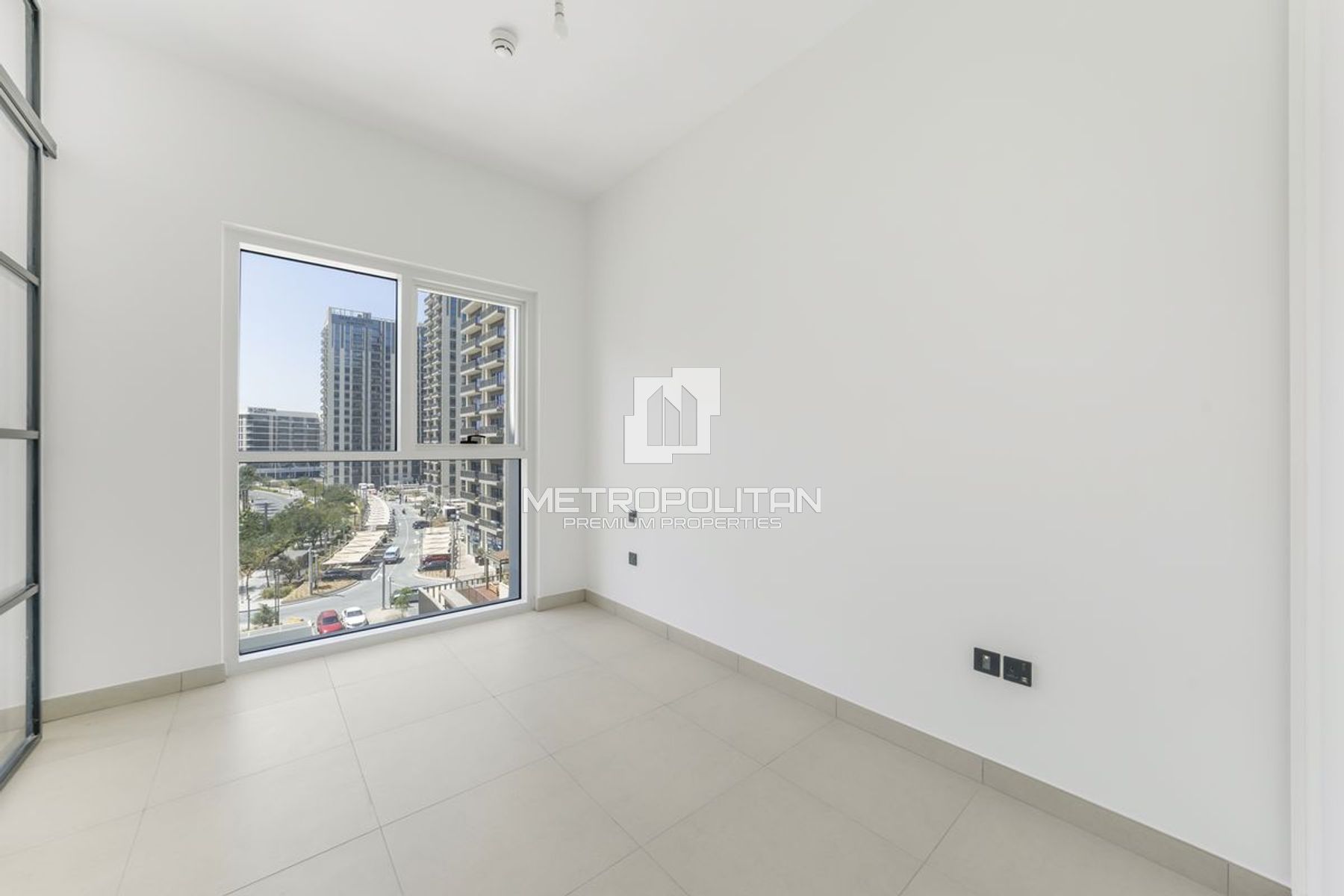 Bright Unit | Prime Location | Vacant form Aug,29