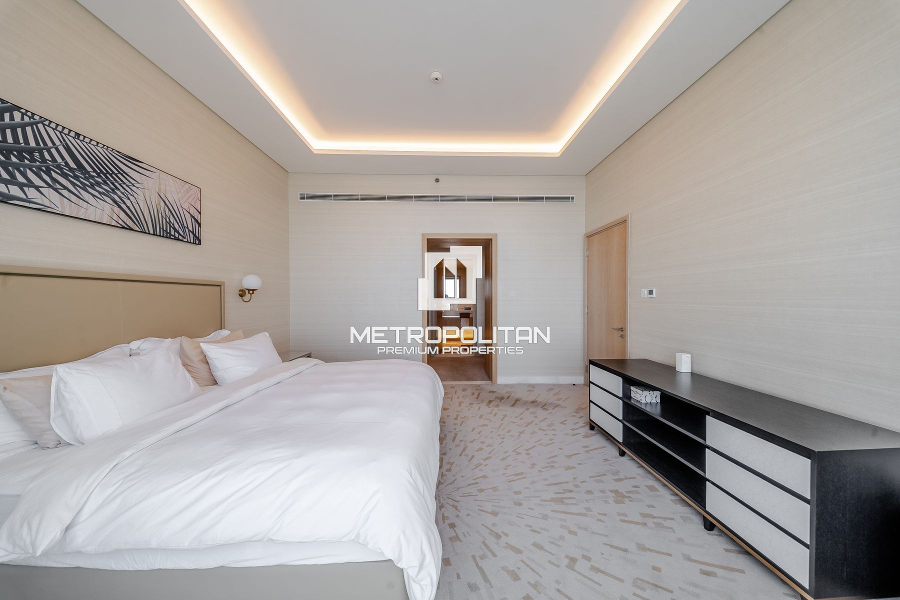 Iconic Palm Tower | Spacious Layout | Sea View