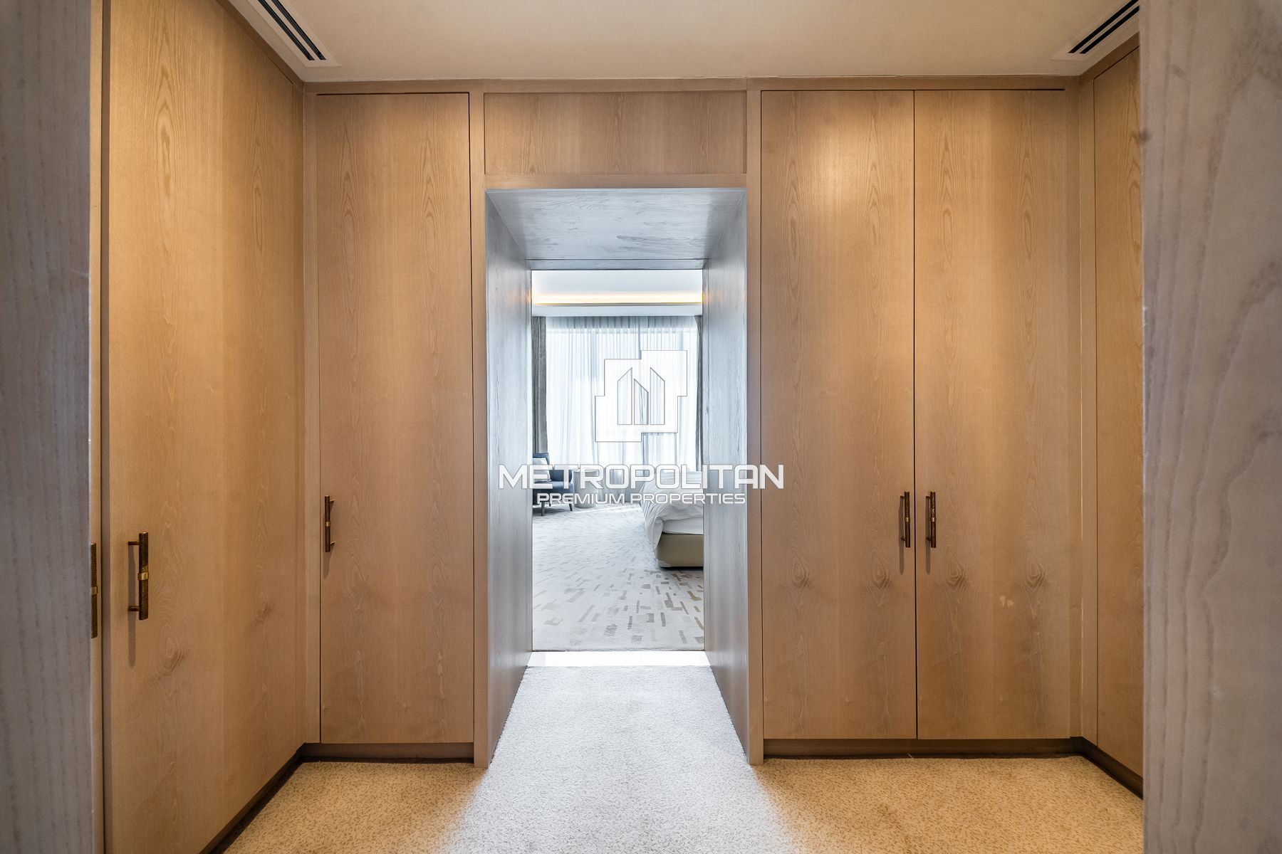 Iconic Palm Tower | Spacious Layout | Sea View