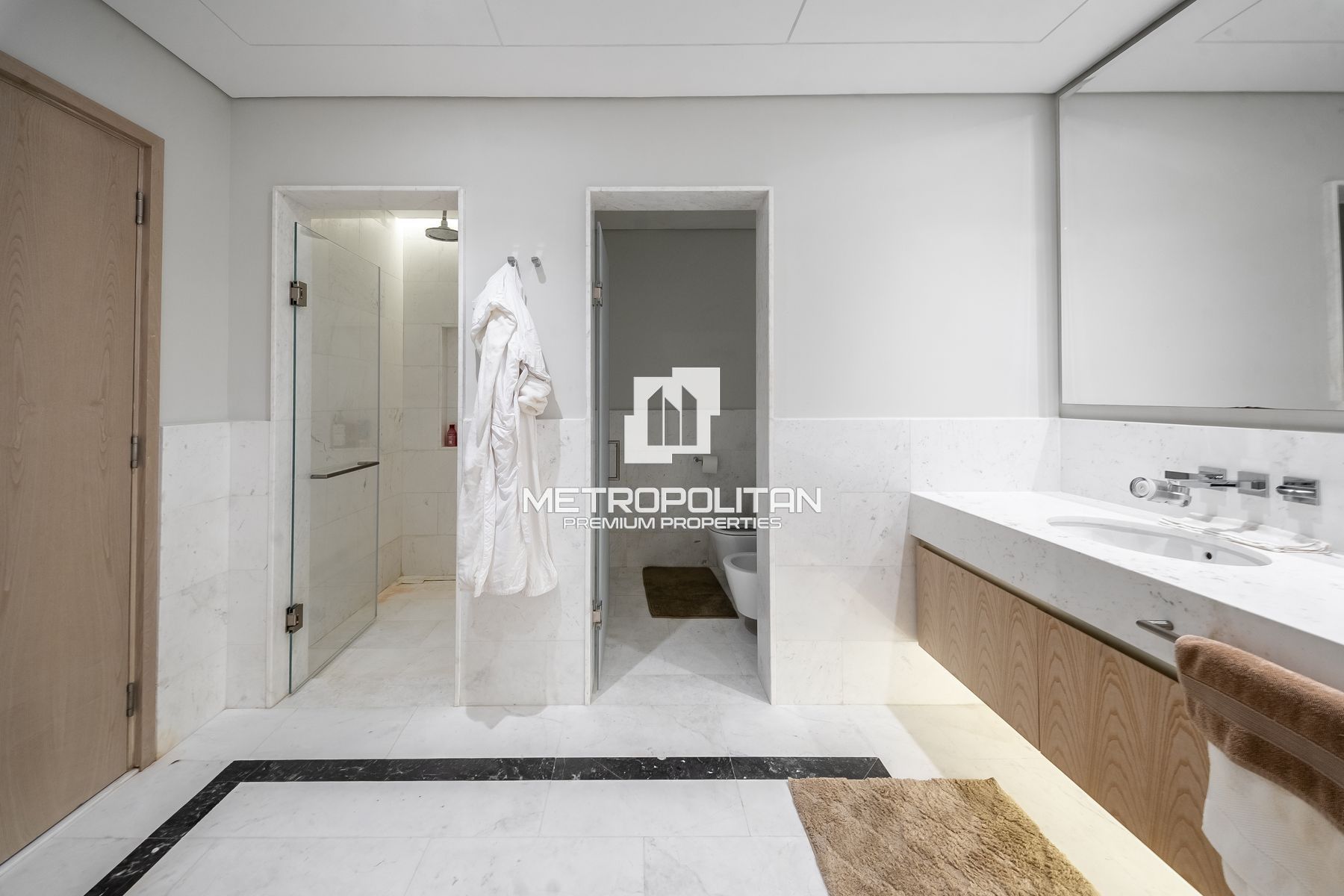 Iconic Palm Tower | Spacious Layout | Sea View