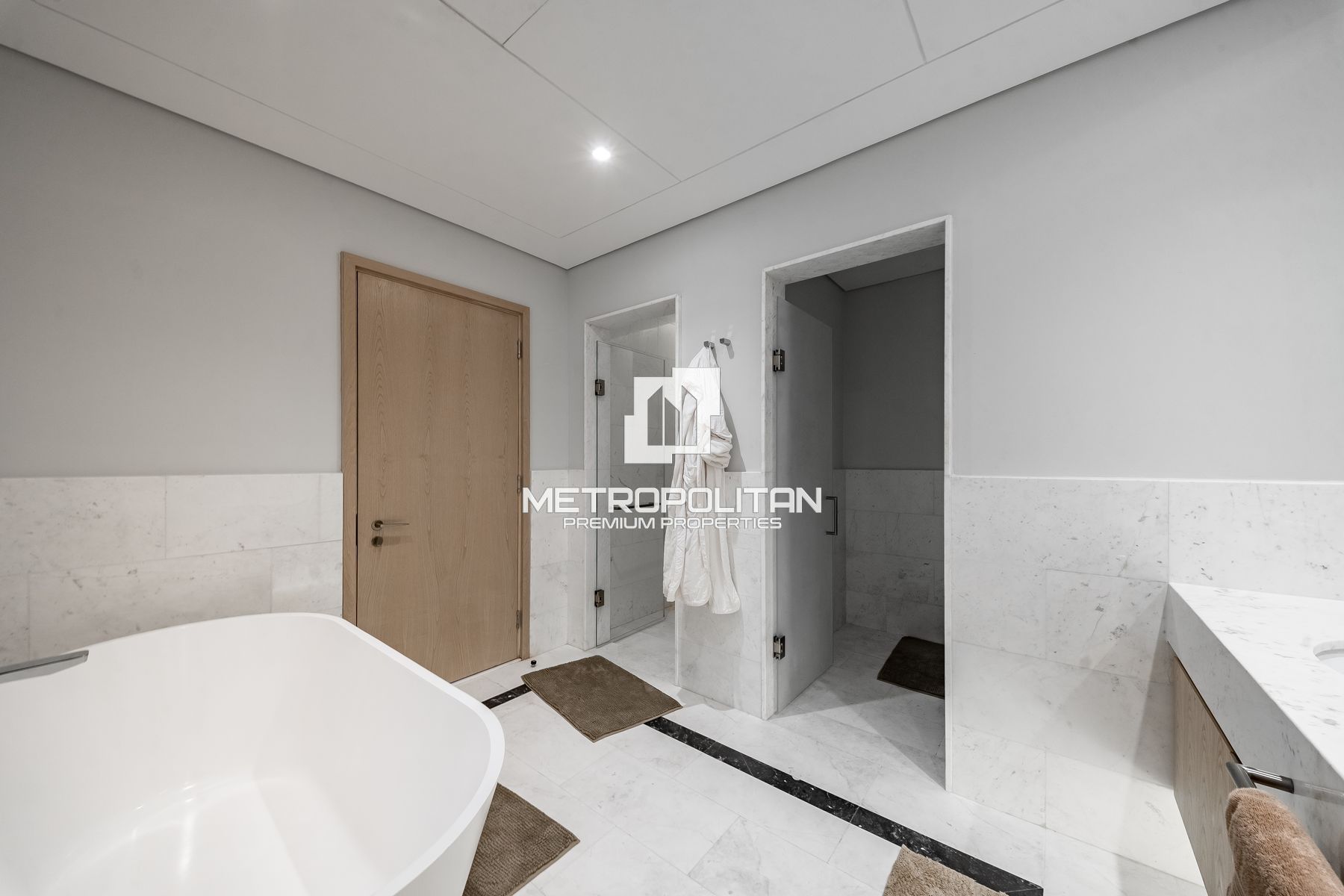 Iconic Palm Tower | Spacious Layout | Sea View