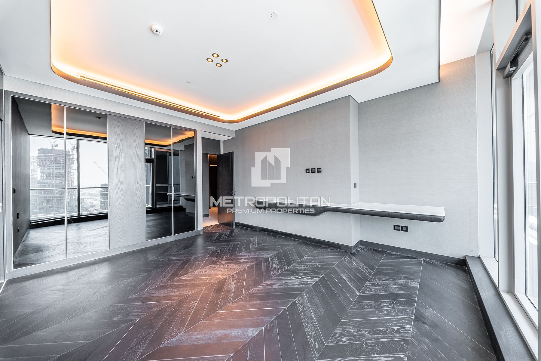 Ultra Luxury Penthouse | Canal View | High Floor