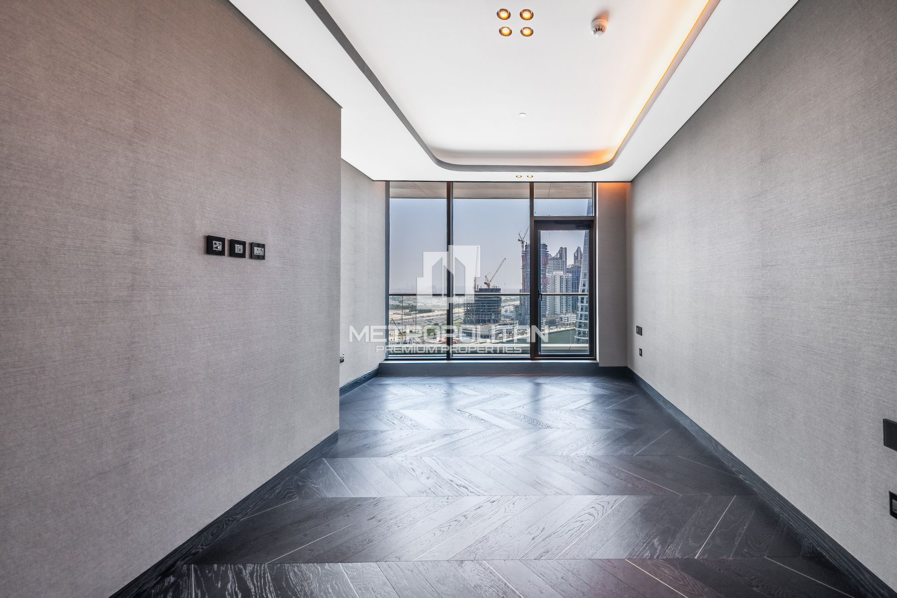 Ultra Luxury Penthouse | Canal View | High Floor