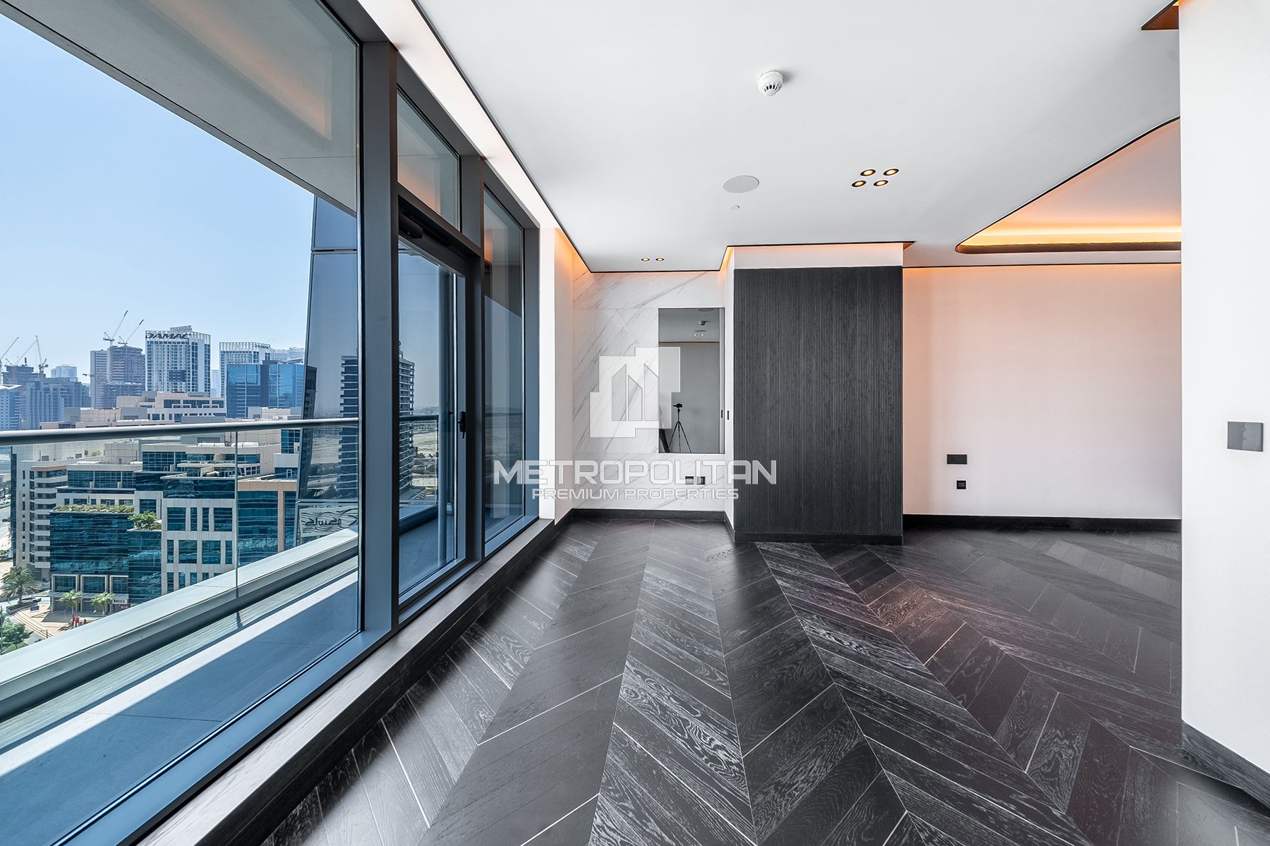 Ultra Luxury Penthouse | Canal View | High Floor