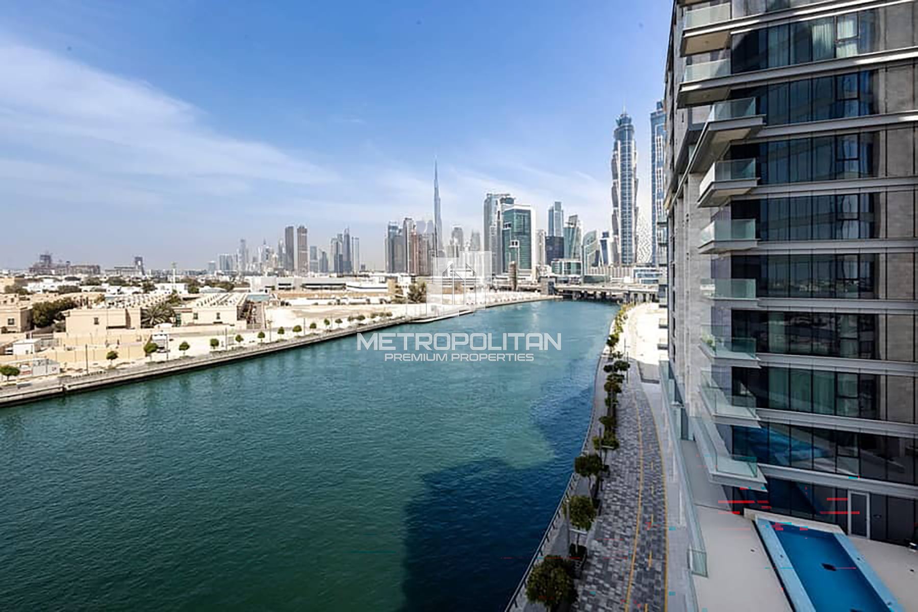 Burj Canal View | Corner Unit | Maids Room