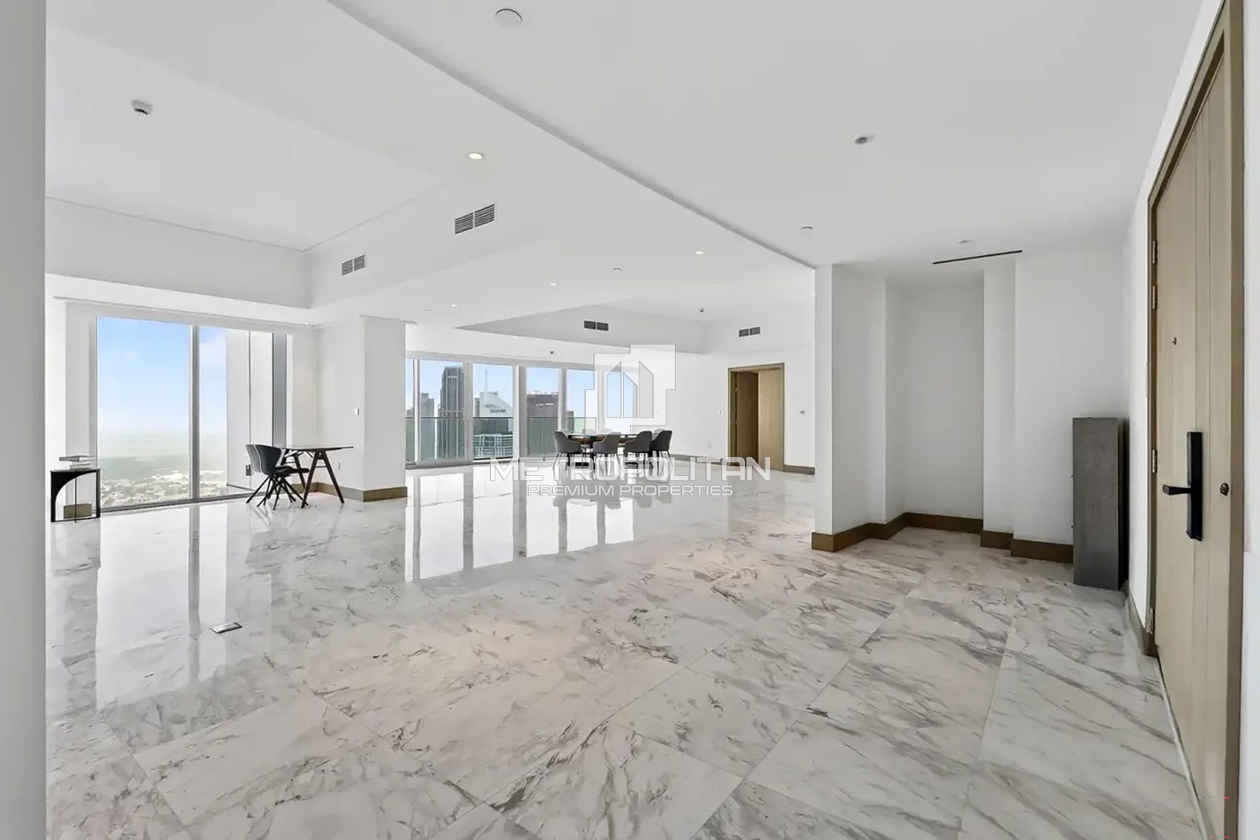 Large Penthouse | 360 Views | Ready to Move