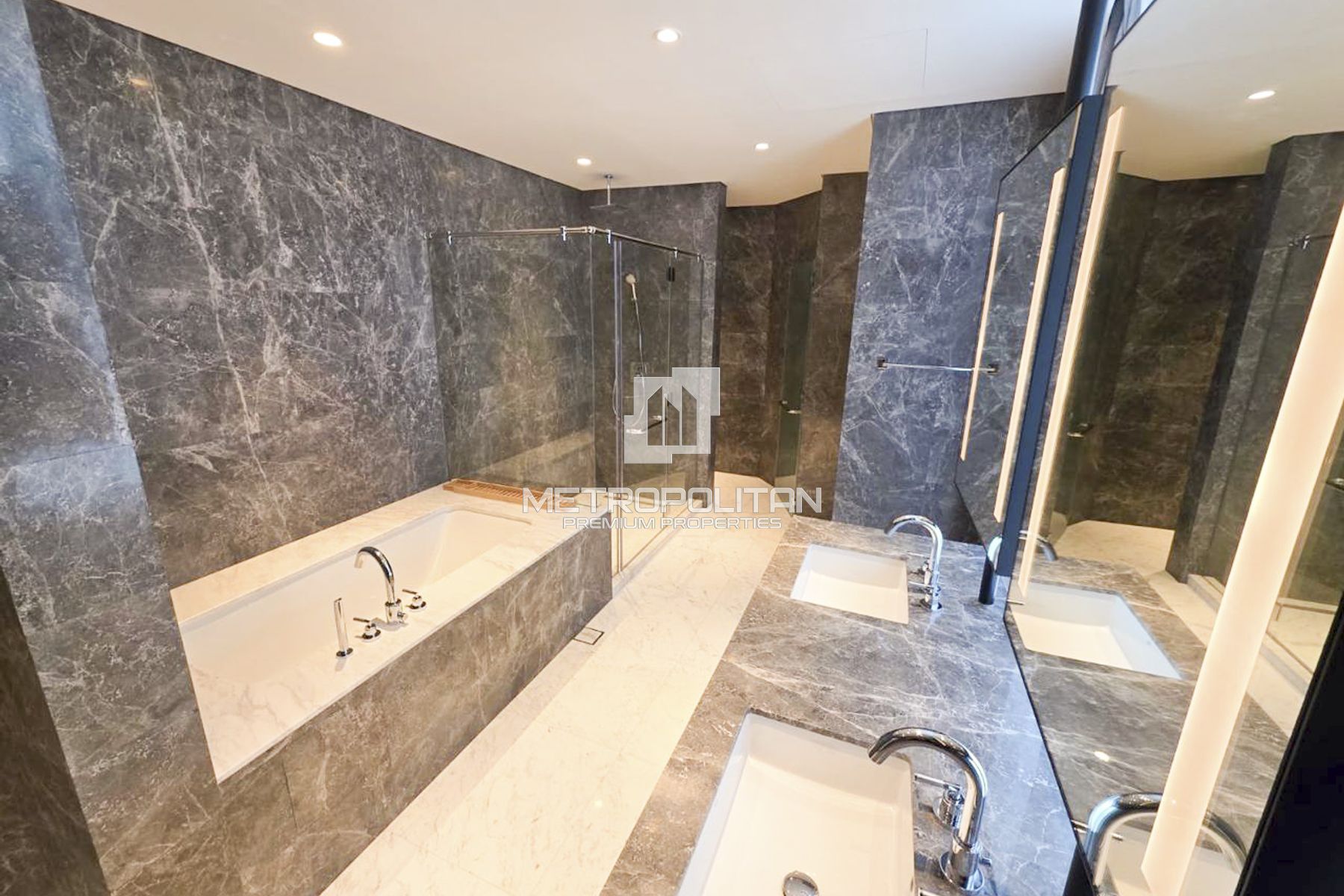Large Penthouse | 360 Views | Ready to Move