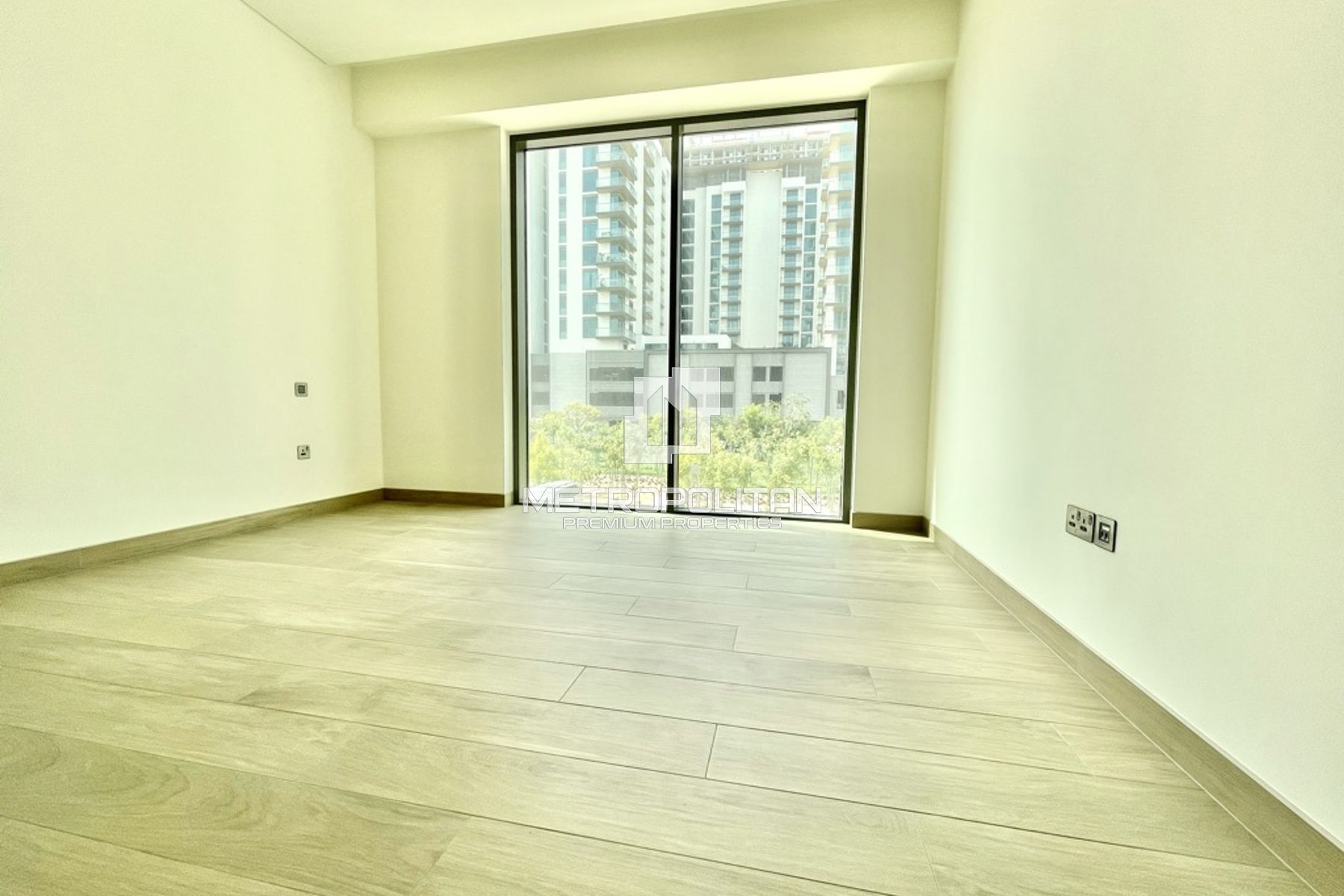Spacious 1 BR | Park View | Well Maintained