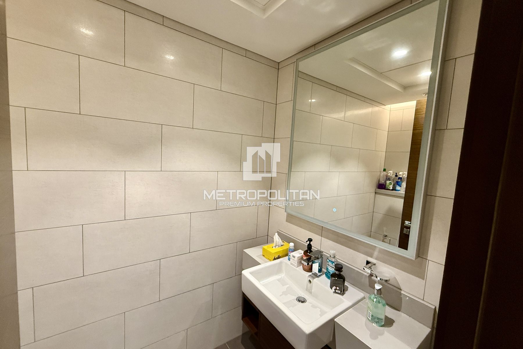Spacious 1 BR | Park View | Well Maintained