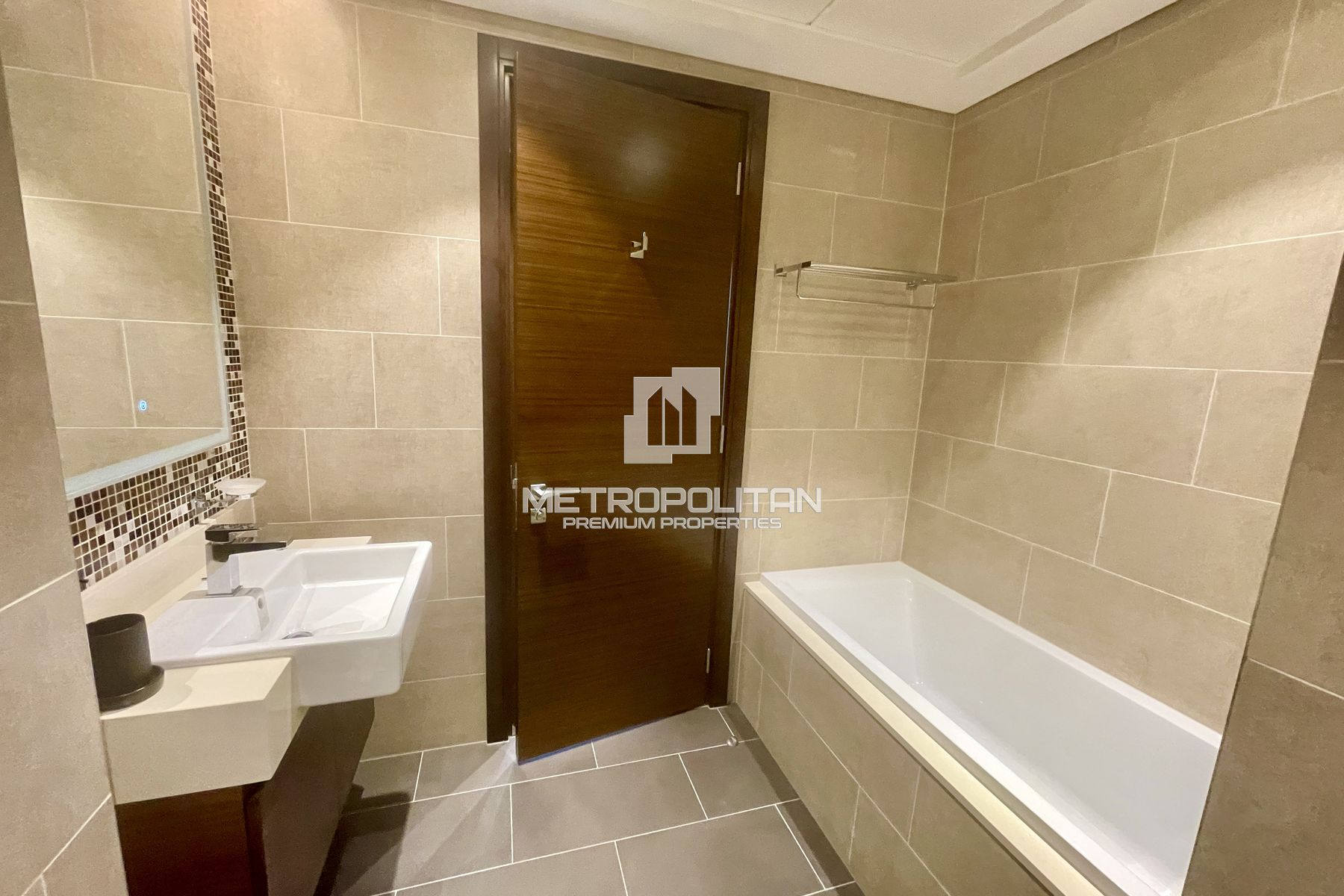 Spacious 1 BR | Park View | Well Maintained