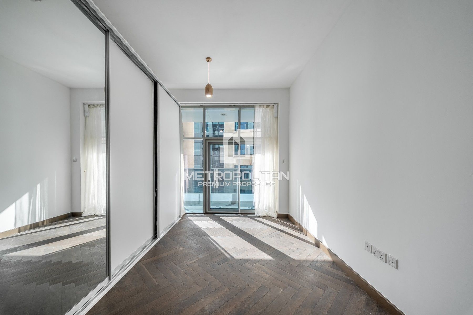 Unfurnished Spacious Unit Vacant | Prime Location