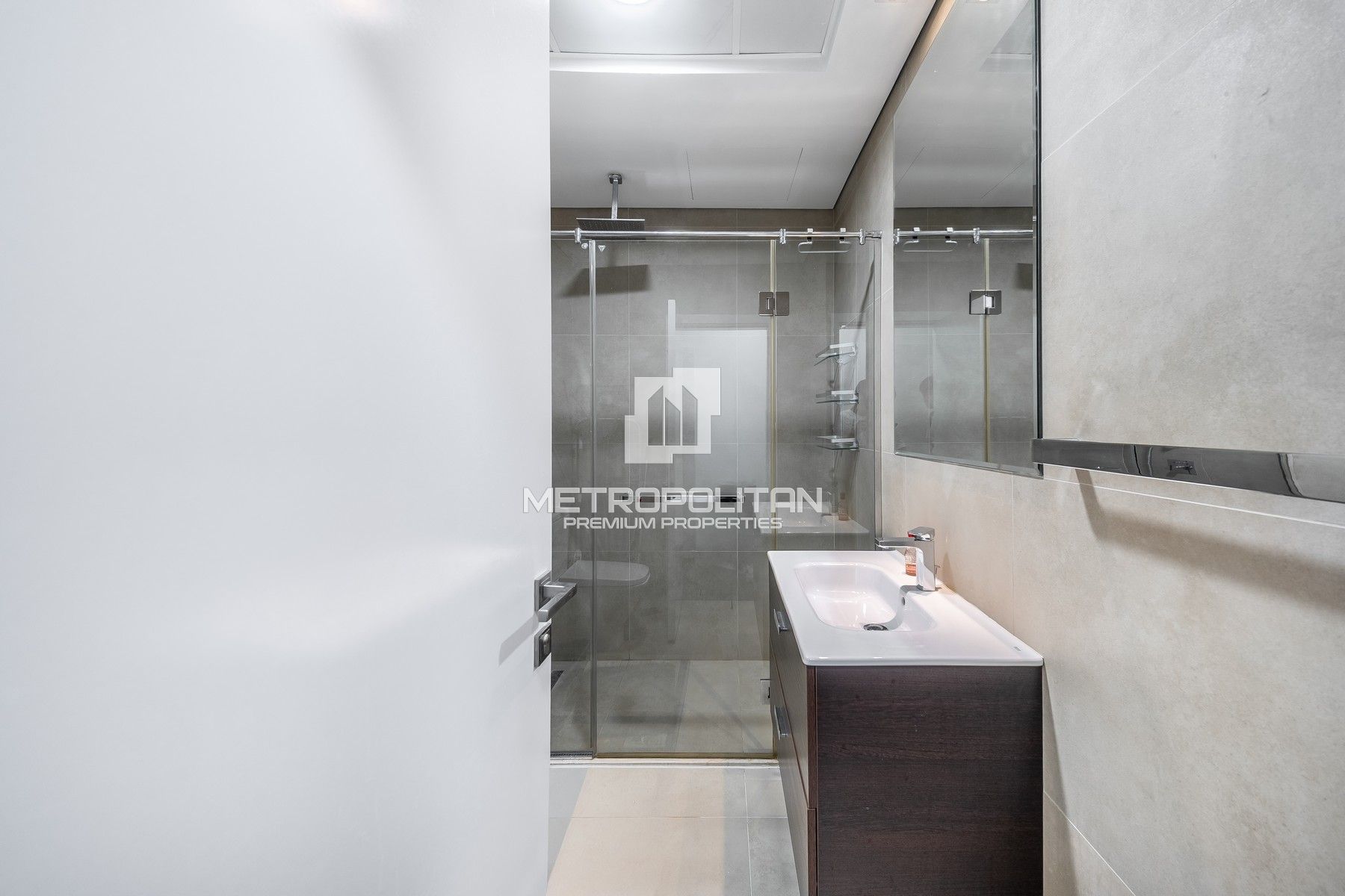 Unfurnished Spacious Unit Vacant | Prime Location