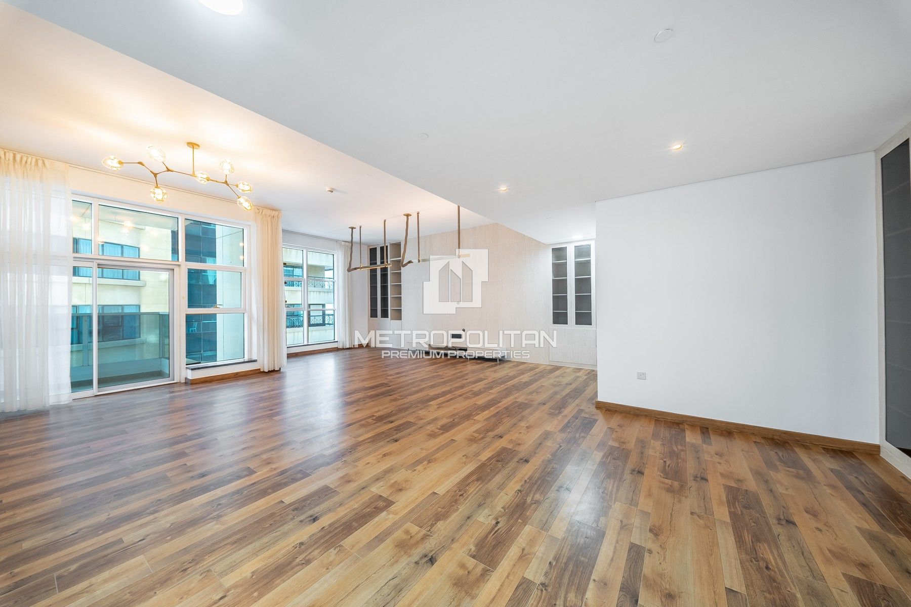 Unfurnished Spacious Unit Vacant | Prime Location