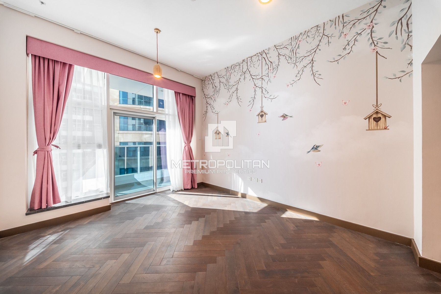 Unfurnished Spacious Unit Vacant | Prime Location